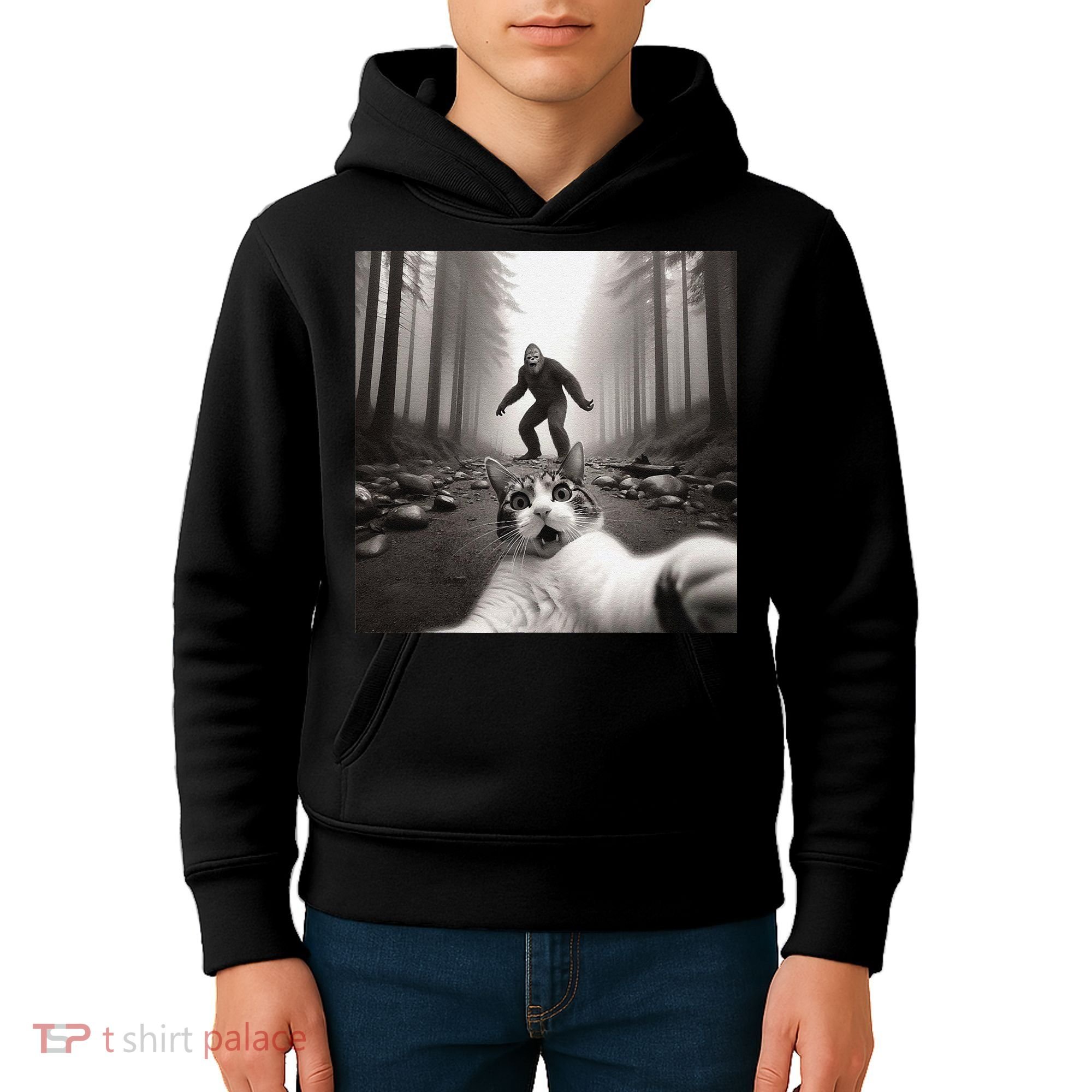 Funny Surprised Scared Cat Selfie With Sasquatsch Bigfoot Kids Hoodie