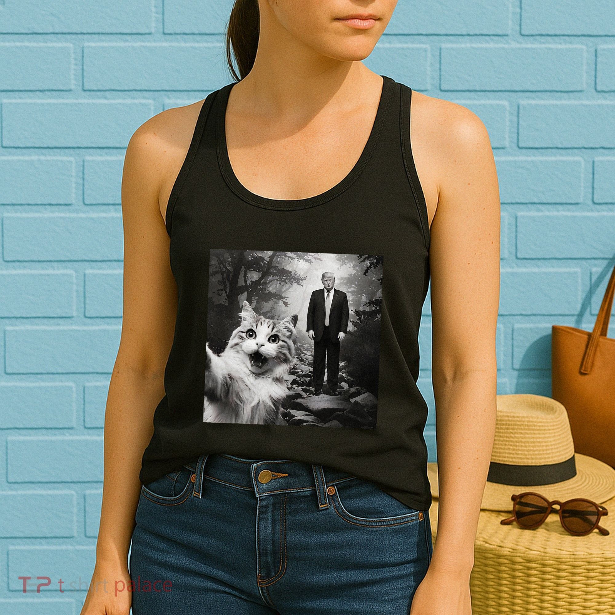 Funny Surprised Scared Cat Selfie With D.Trump Women's Tank Top