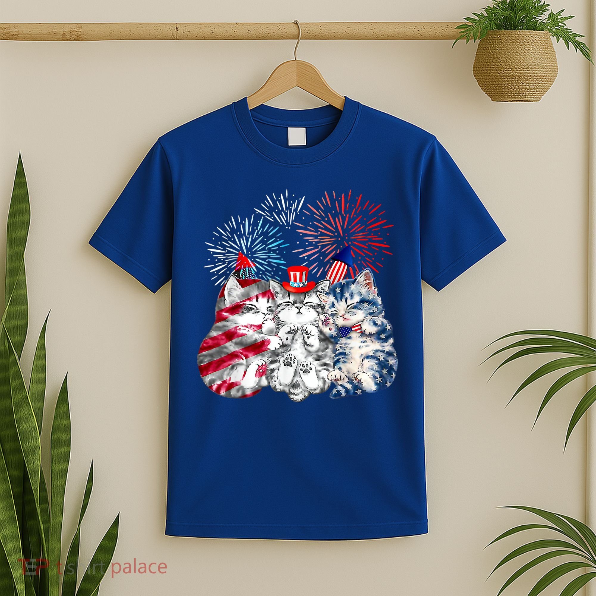 Funny Three Cat 4th Of July American Flag Patriotic Cat T-Shirt