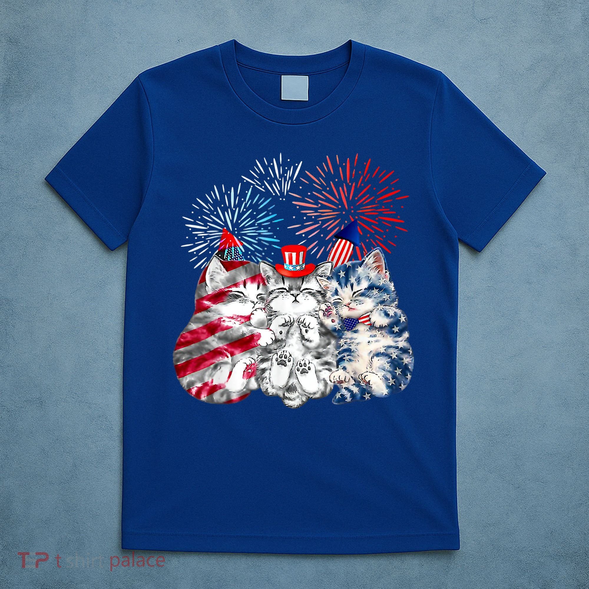 Funny Three Cat 4th Of July American Flag Patriotic Cat T-Shirt