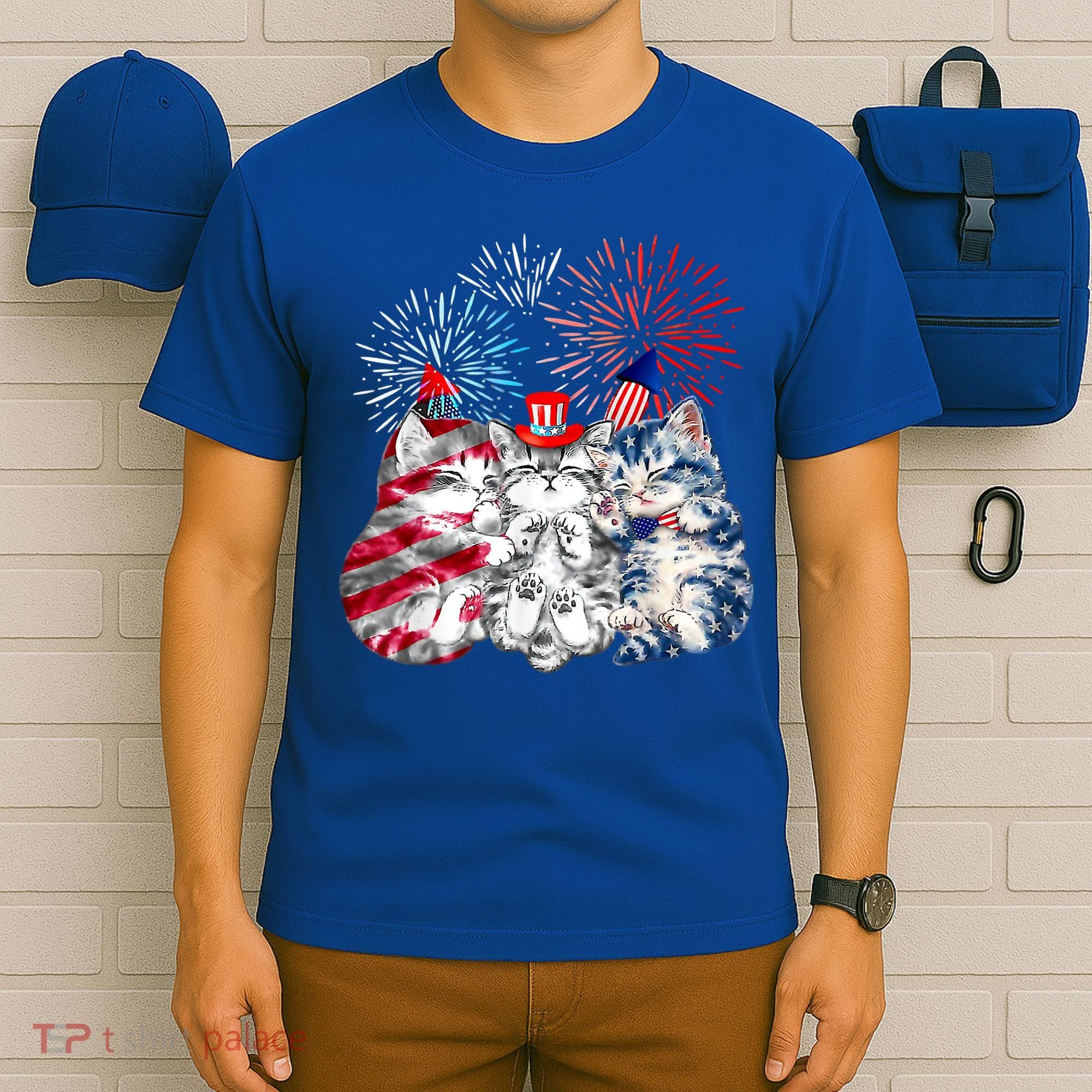 Funny Three Cat 4th Of July American Flag Patriotic Cat T-Shirt