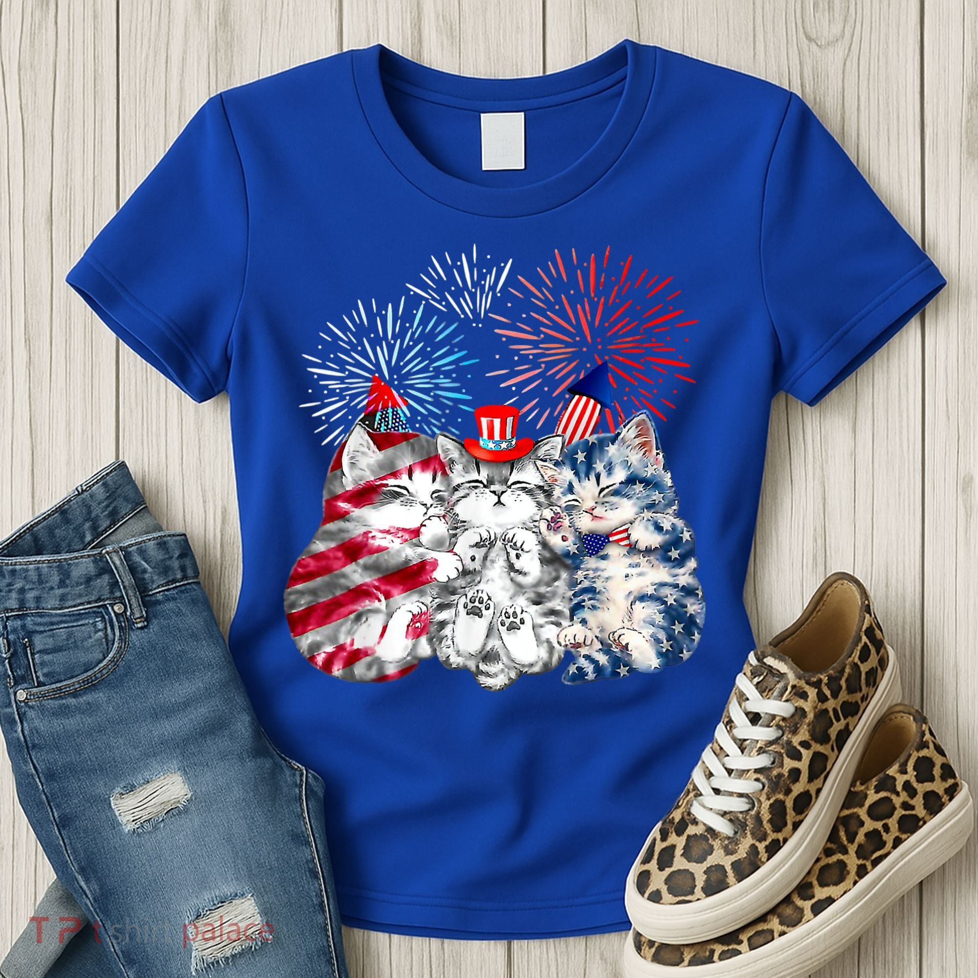 Funny Three Cat 4th Of July American Flag Patriotic Cat Women's T-Shirt