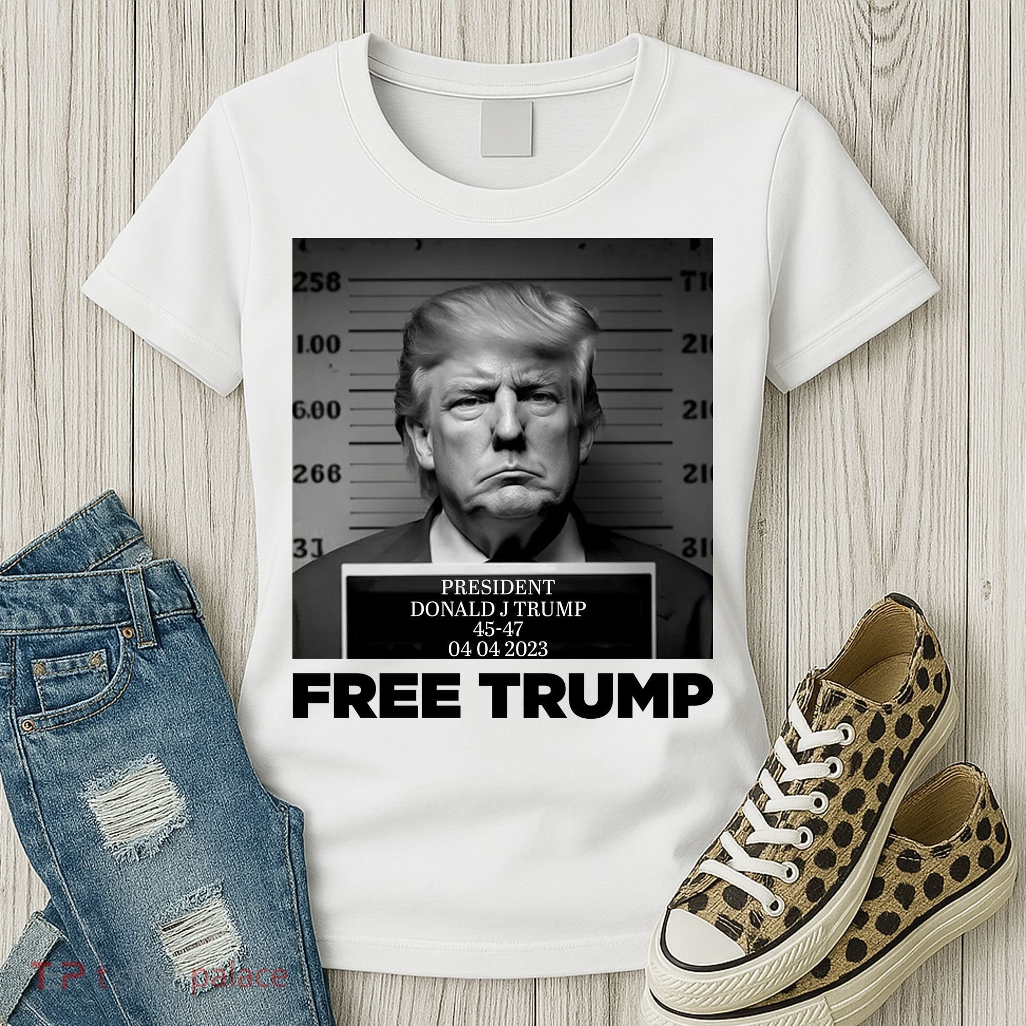 Free Trump Mug Shot Trump Not Guilty MugShot Women's T-Shirt