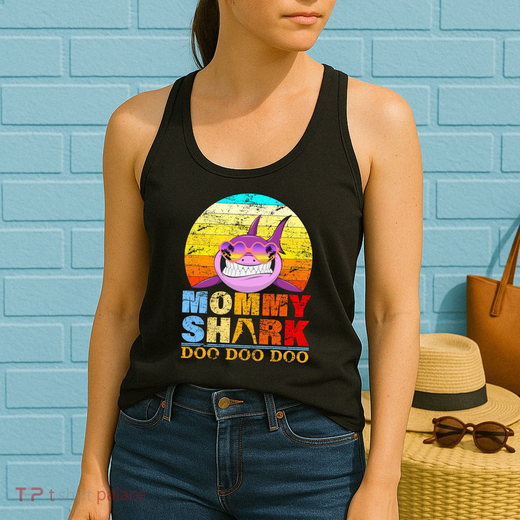 Funny Beach Mommy Shark Doo Women's Tank Top