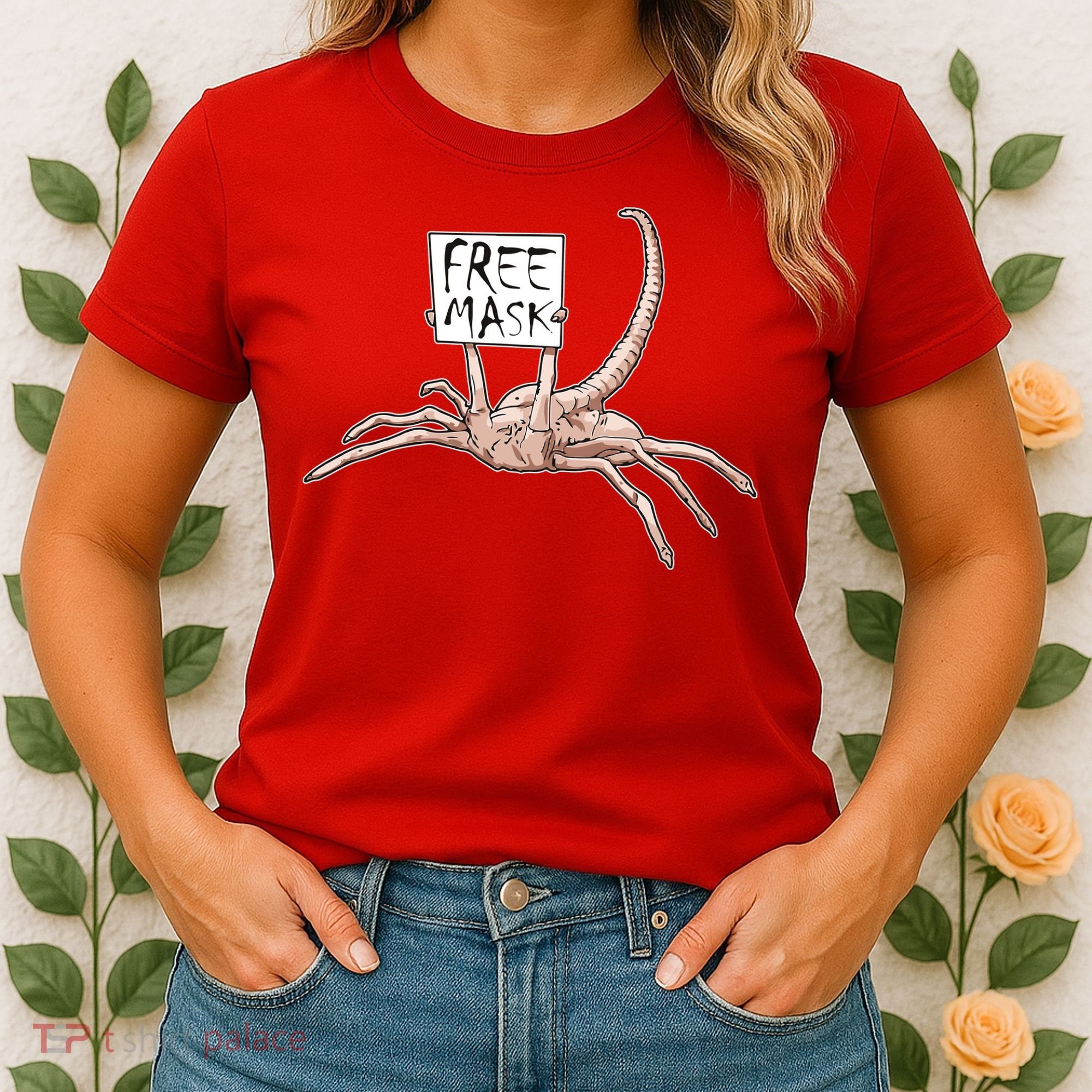 Funny Creepy Free Mask Alien Face Hugger Women's T-Shirt