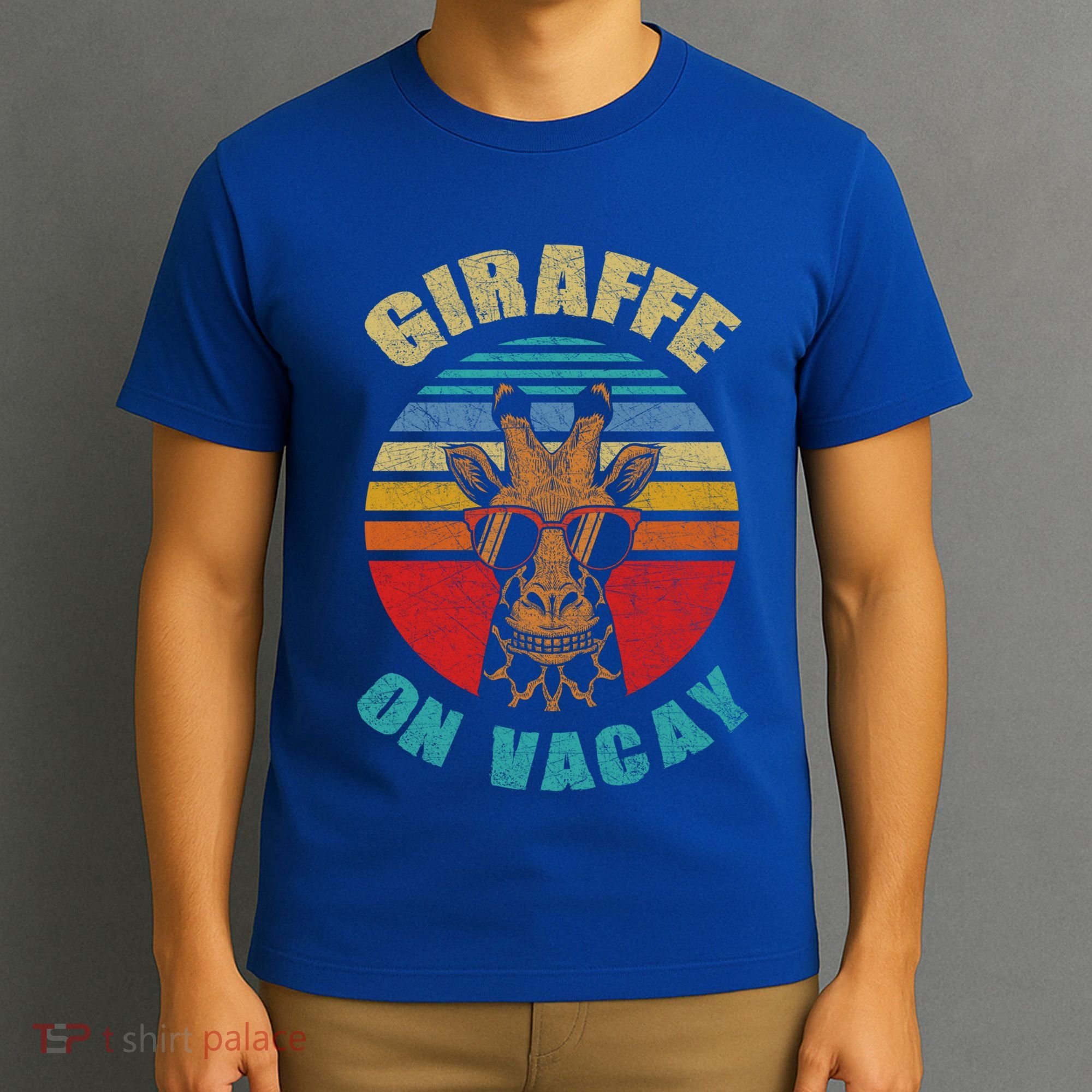Funny Vintage Giraffe On Vacay Mode Summer Vacation Vibes Gift T-Shirt