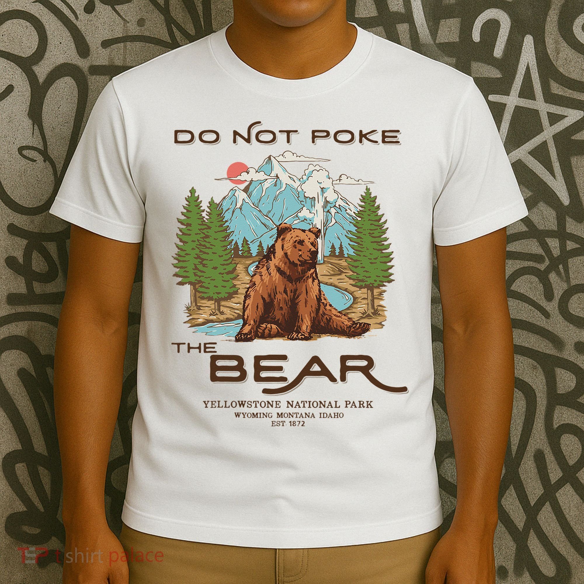 Funny Vintage Look Yellowstone National Park Grizzly Lover T-Shirt