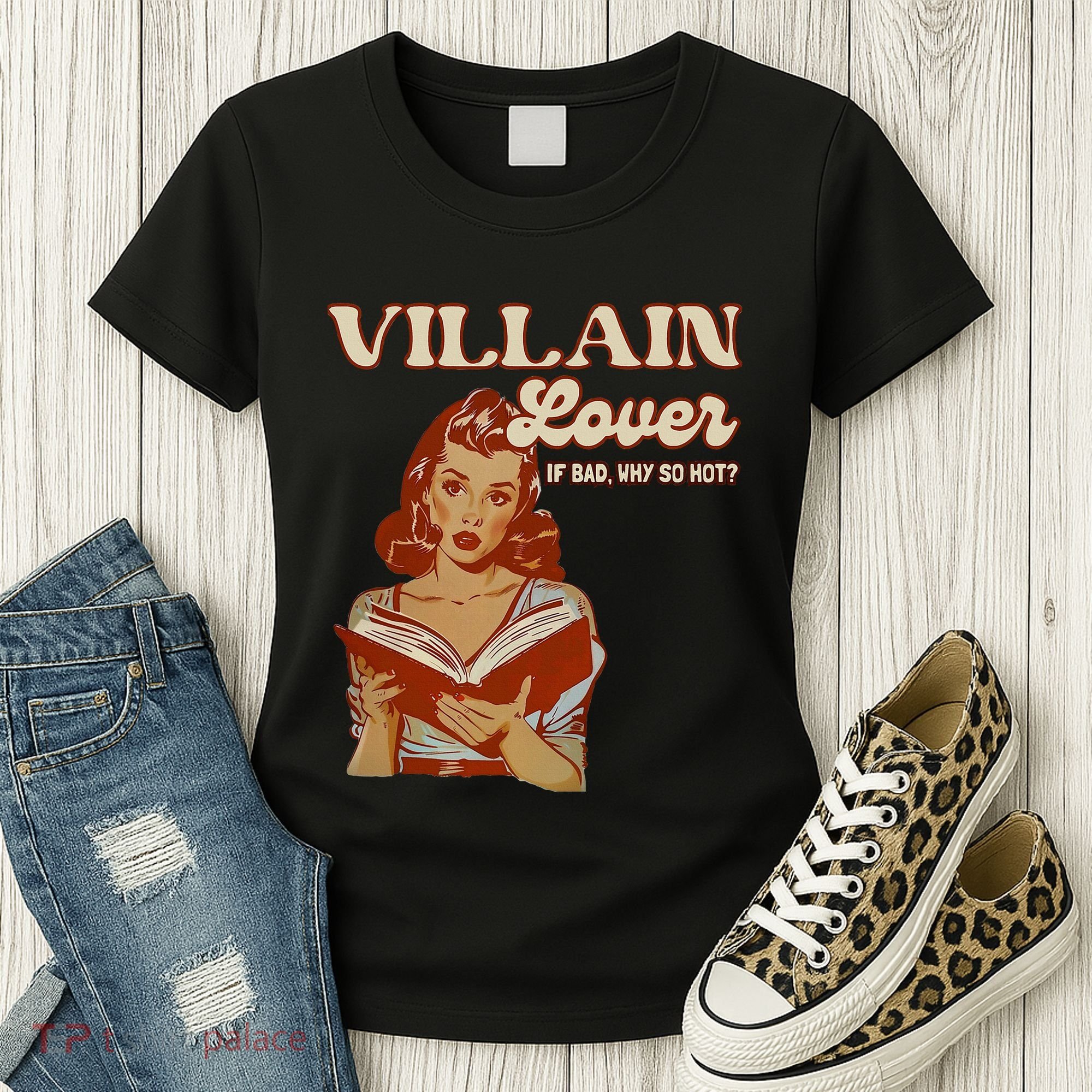 Funny Villain Lover Bookish Dark Romance Book Lover Women's T-Shirt