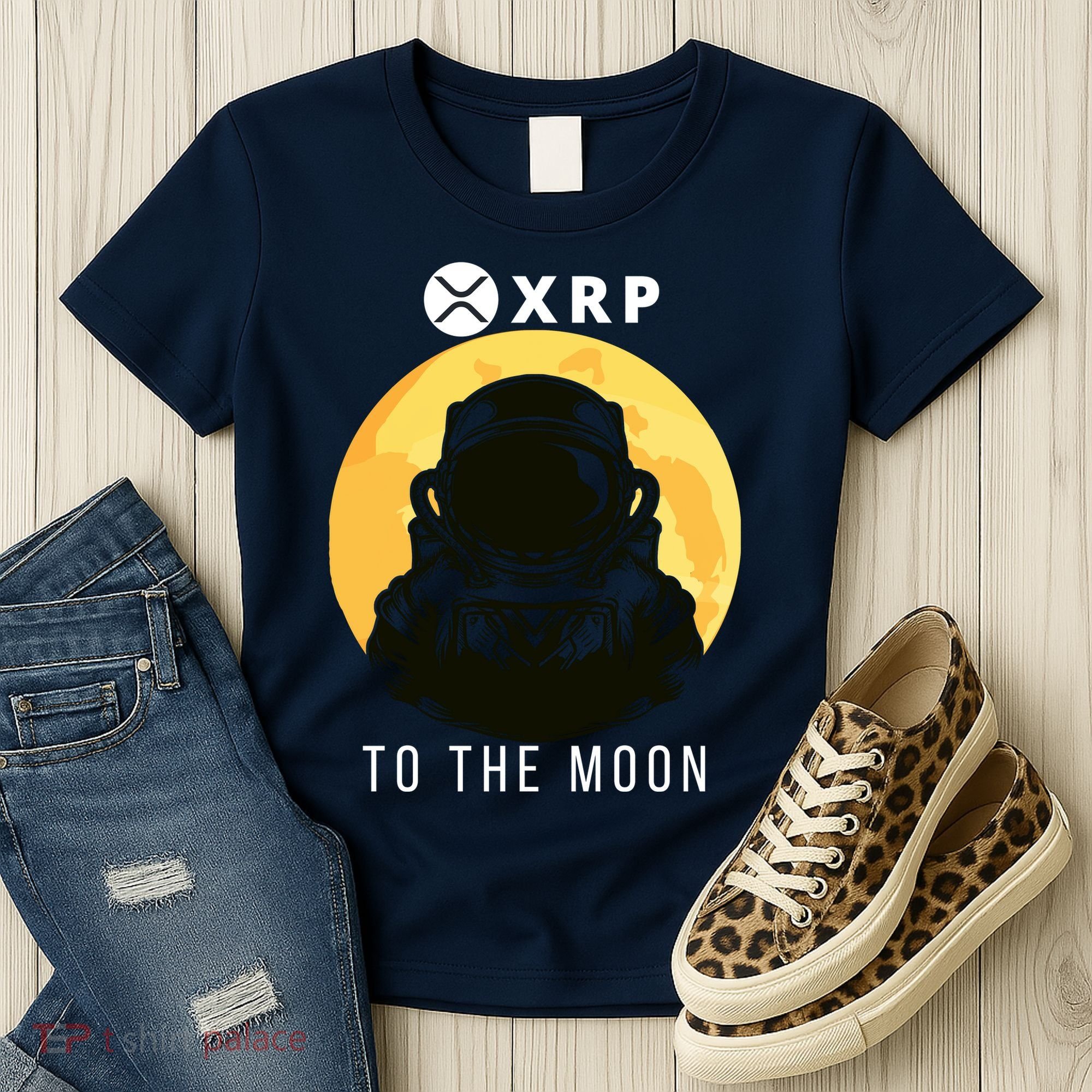 Funny XRP To The Moon Cryptocurrency Ripple Gift XRP Blockchain Crypto Trader Women's T-Shirt