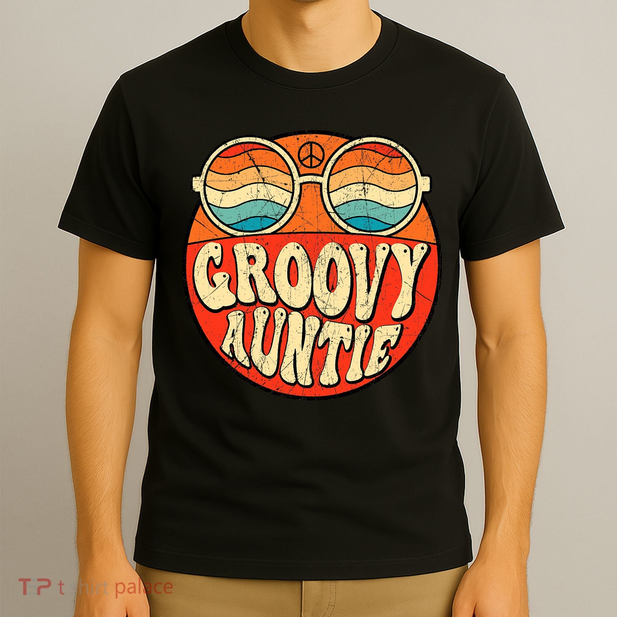 Groovy Auntie 70s Aesthetic Nostalgia 1970s Retro Aunt T-Shirt