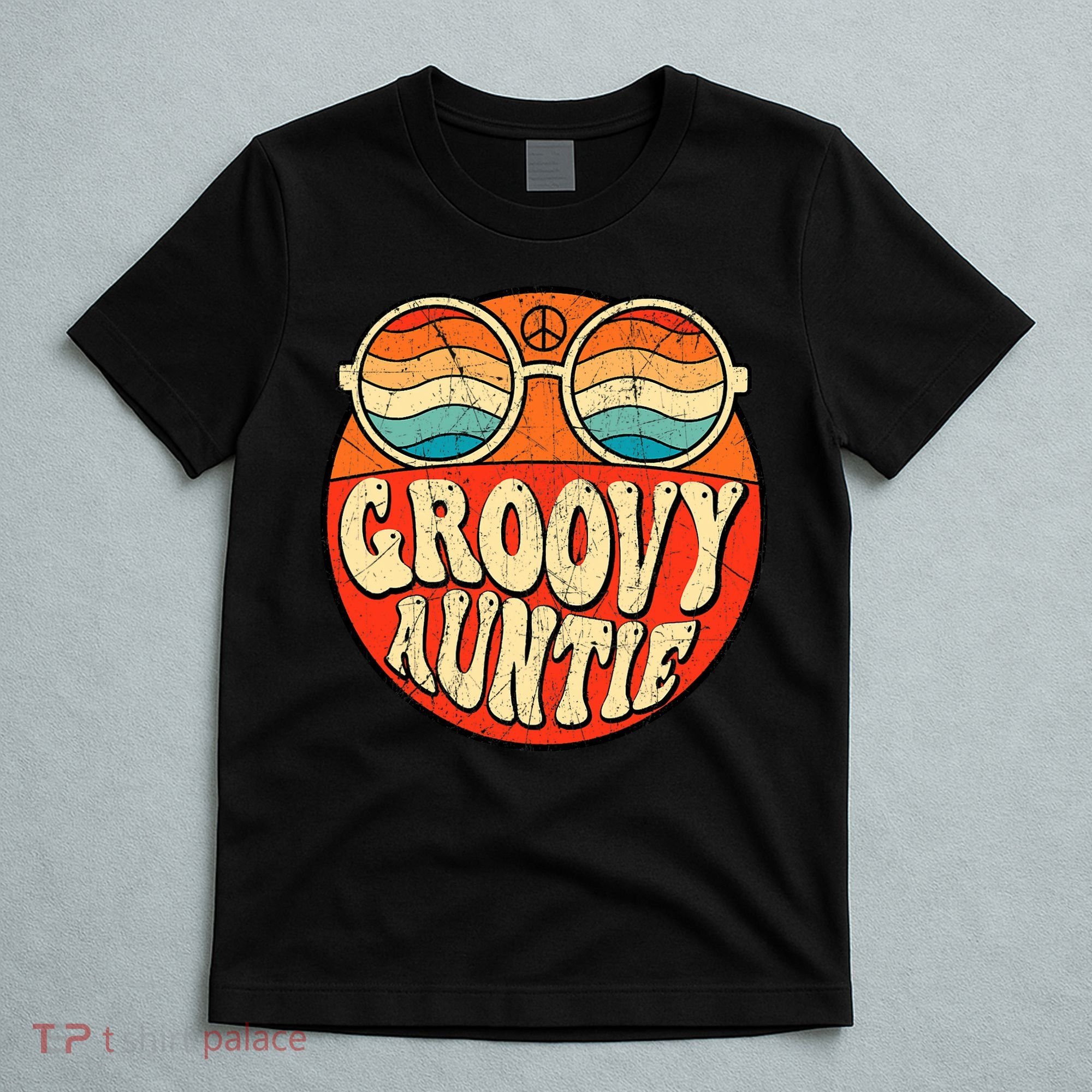 Groovy Auntie 70s Aesthetic Nostalgia 1970s Retro Aunt T-Shirt