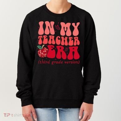 Groovy Back To School In My Third Grade Teacher Era Student Women's Sweatshirt