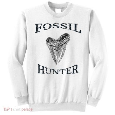 Great Distressed Fossil Hunter Megalodon Tooth Enthusiast Sweatshirt