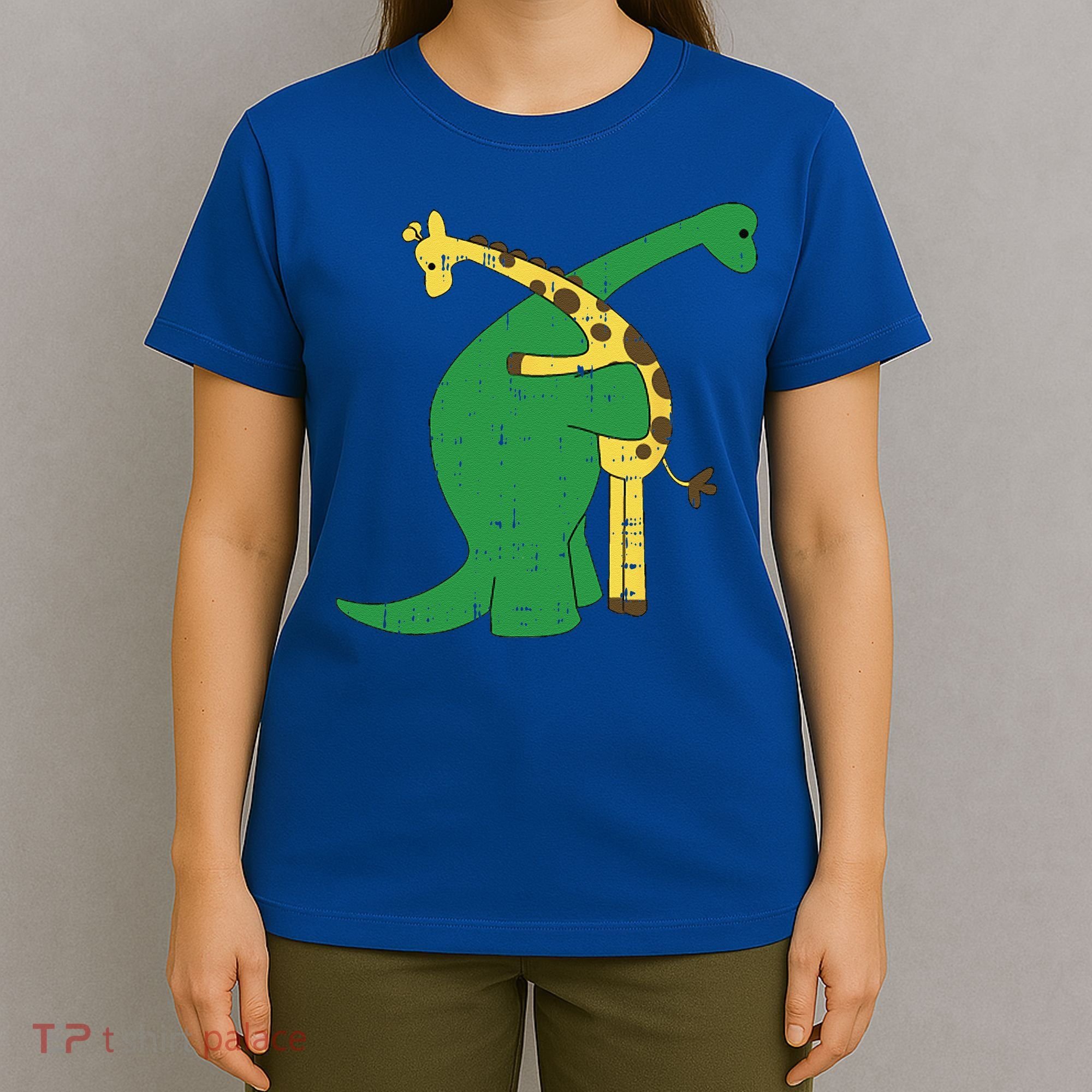 Giraffe Dinosaur Hug Love Dino Animals Safari Halloween Gift T-Shirt