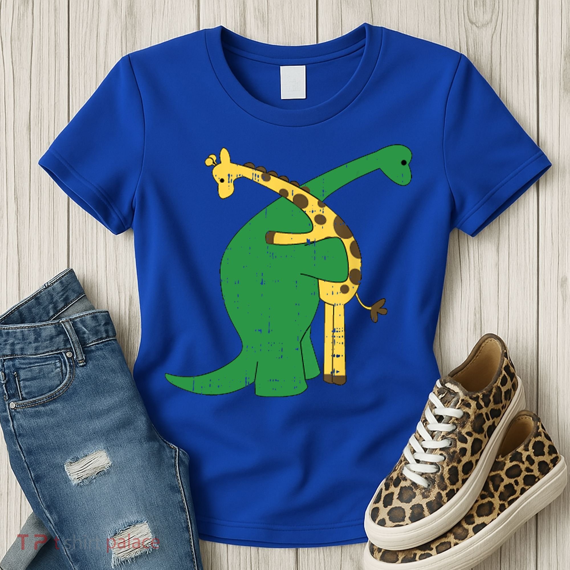 Giraffe Dinosaur Hug Love Dino Animals Safari Halloween Funny Gift Women's T-Shirt