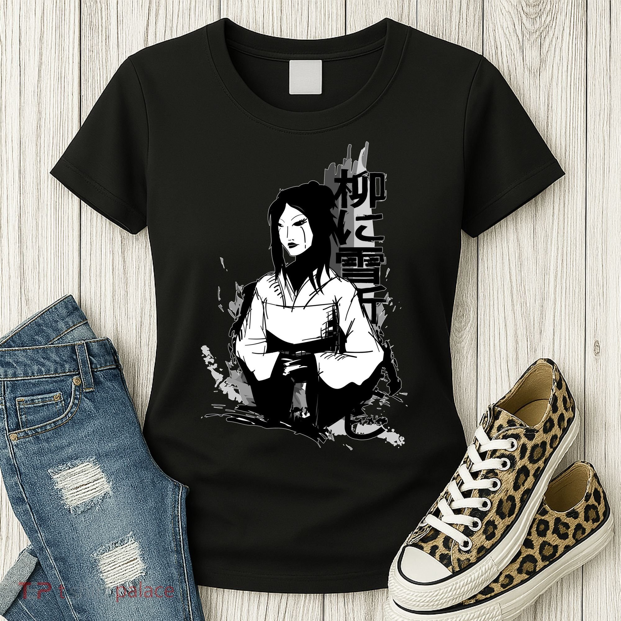 Geisha Japanese Script Greyscale Women's T-Shirt