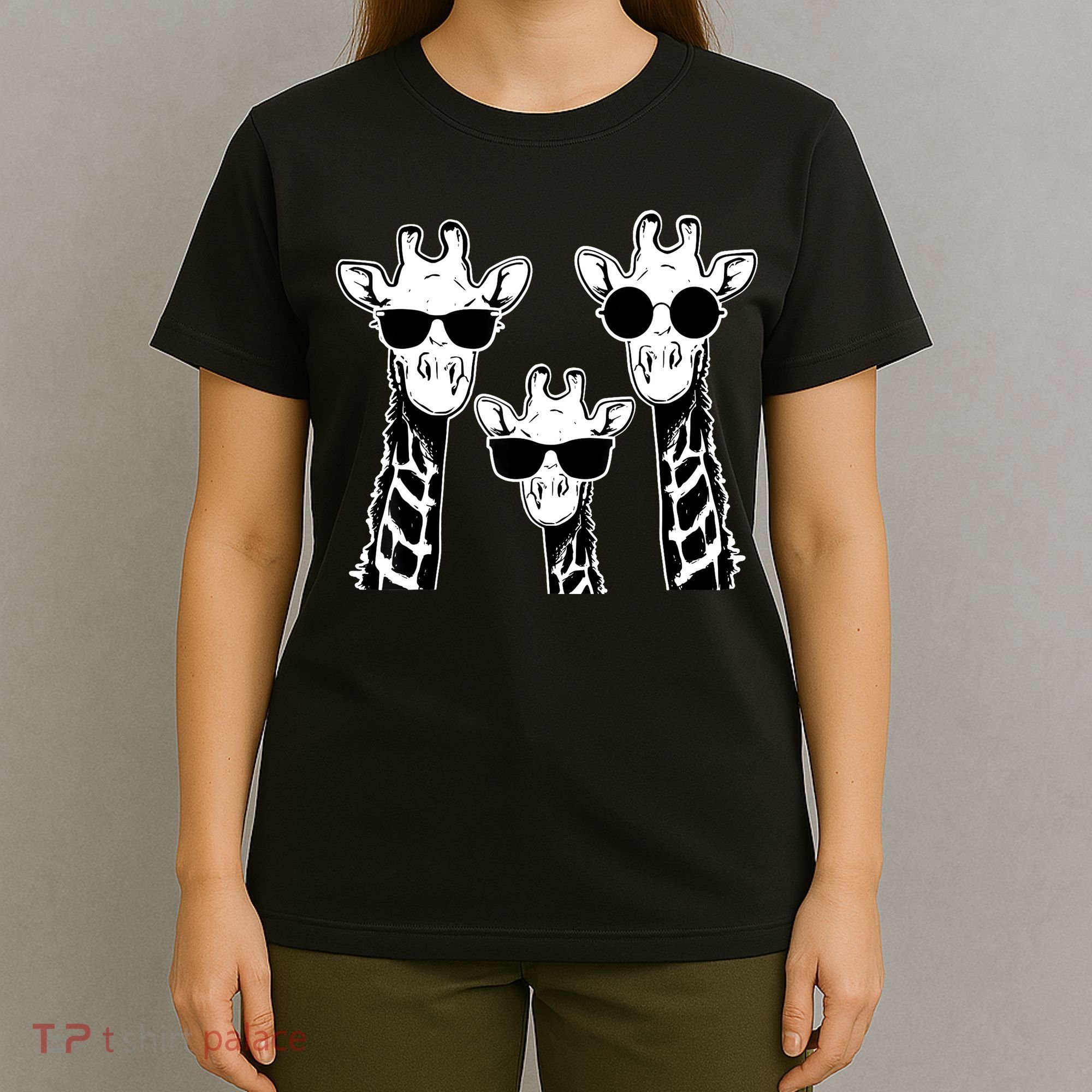 Giraffes family with sunglasses - Giraffe T-Shirt