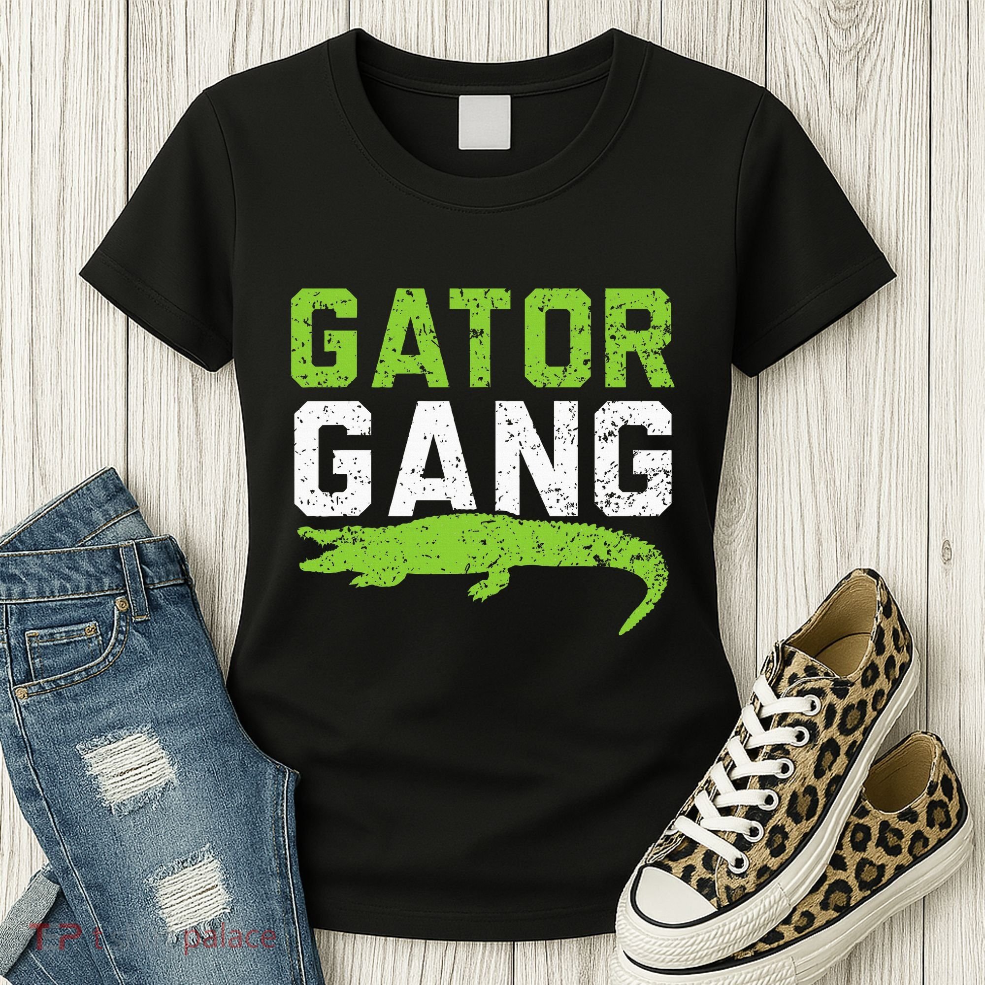 Gator Gang Alligator Heartbeat Zookeeper Crocodile Lover Women's T-Shirt