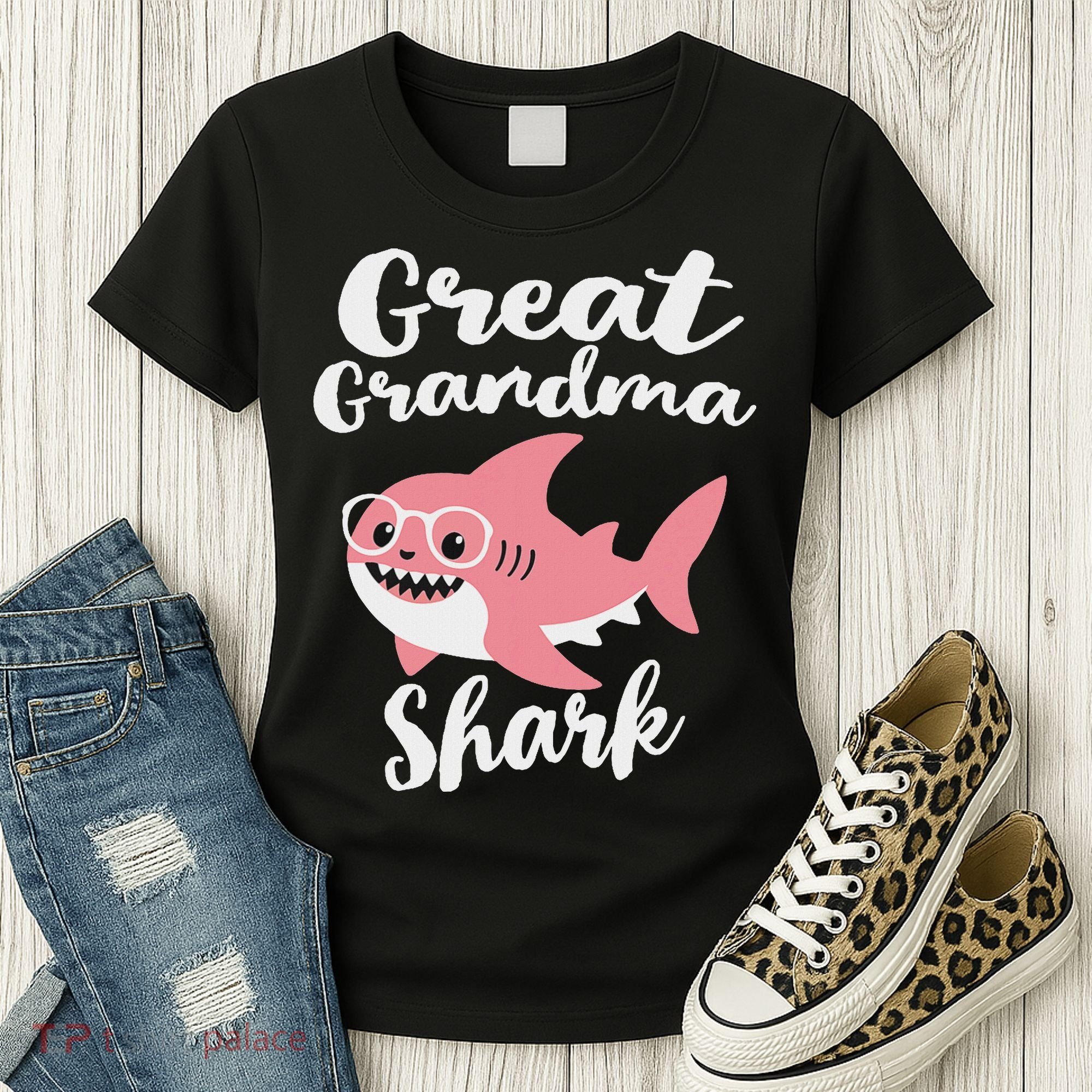 Great Grandma Shark Funny Mother's Day Women's T-Shirt