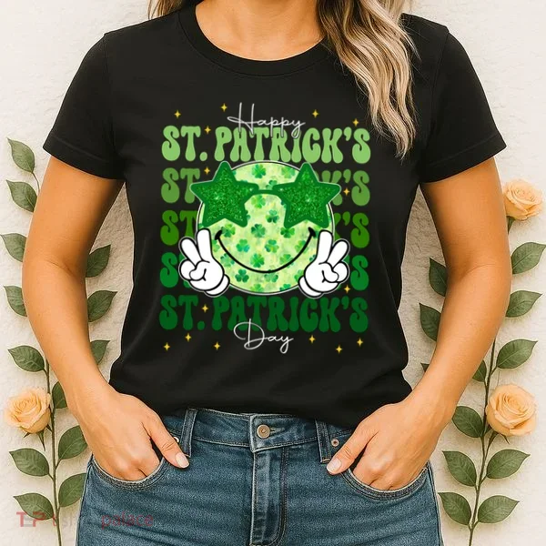 Groovy Happy St Patricks Day Shamrock Women's T-Shirt