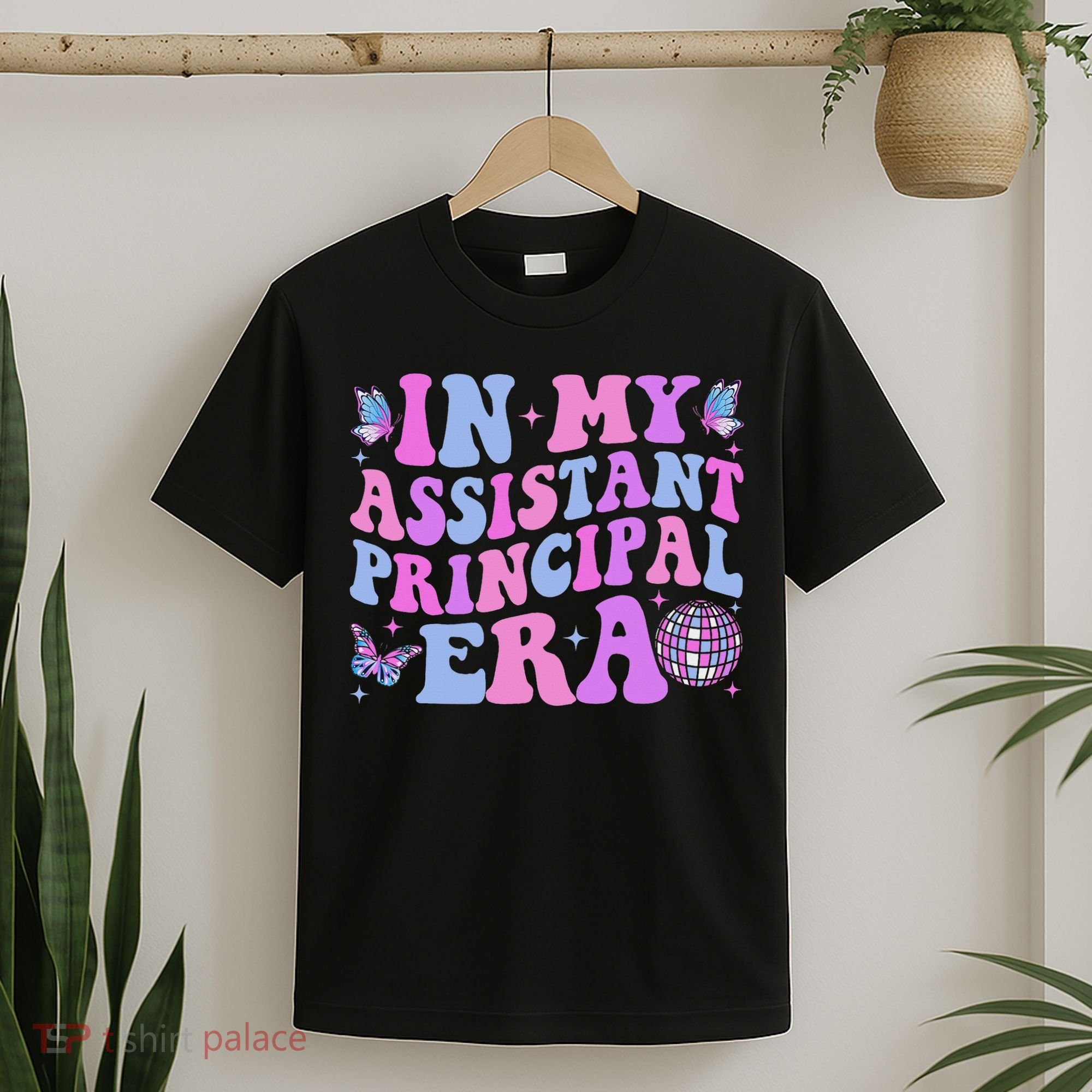 Groovy In My Assistant Principal Era School Worker T-Shirt