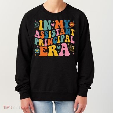 Groovy In My Assistant Principal Era School Worker Women's Sweatshirt