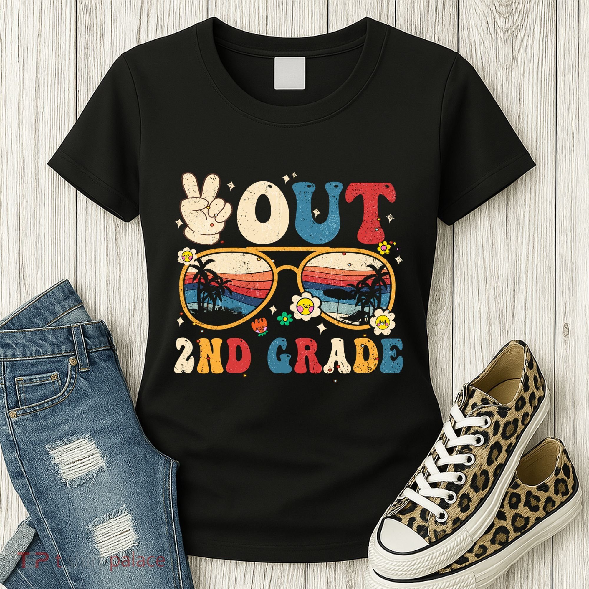 Groovy Last Day Of School Peace Out 2nd Grade Women's T-Shirt