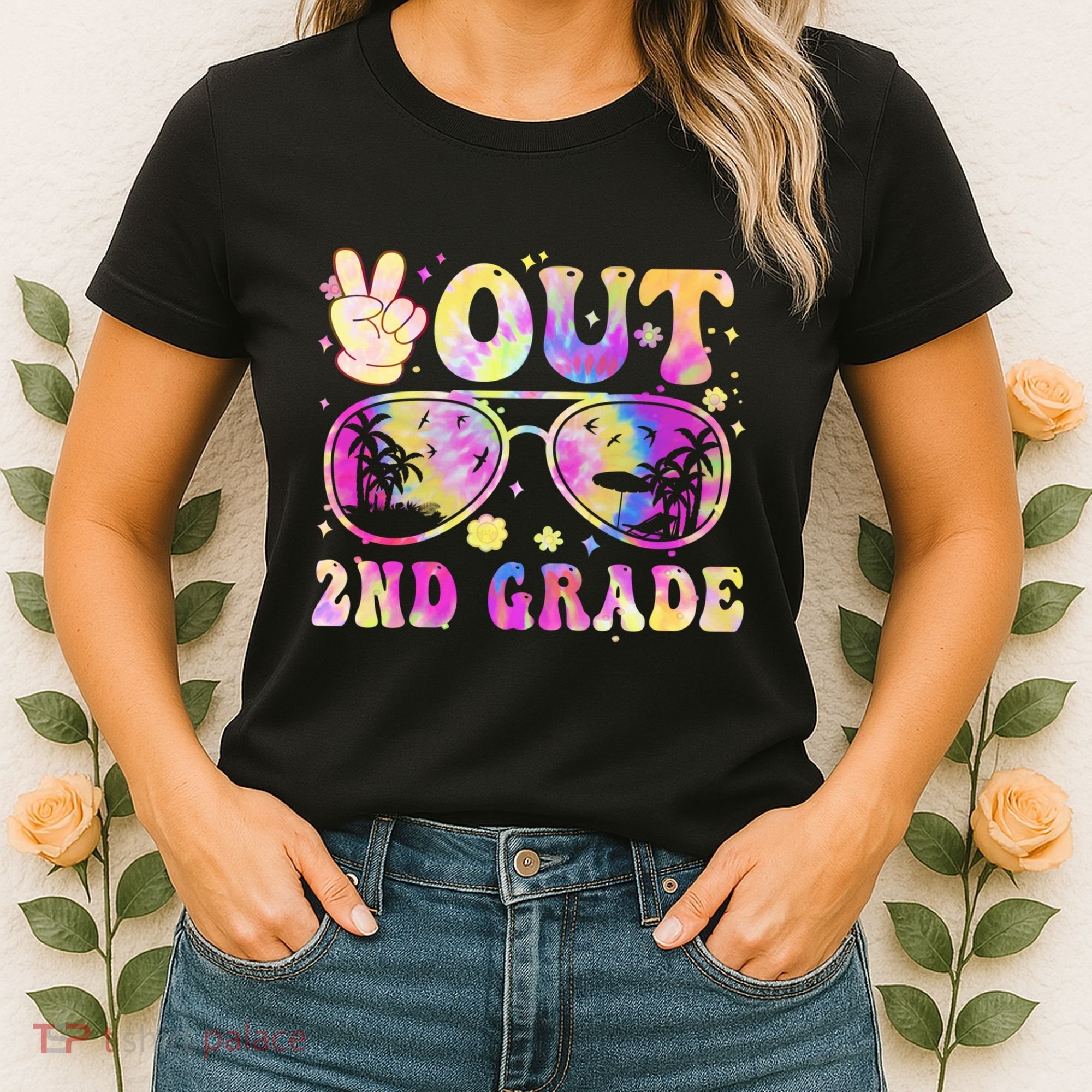 Groovy Last Day Of School Peace Out 2nd Grade Women's T-Shirt