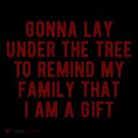 Gonna Lay Under The Tree To Remind My Family That I Am A Gift Coffee Mug thumb 5