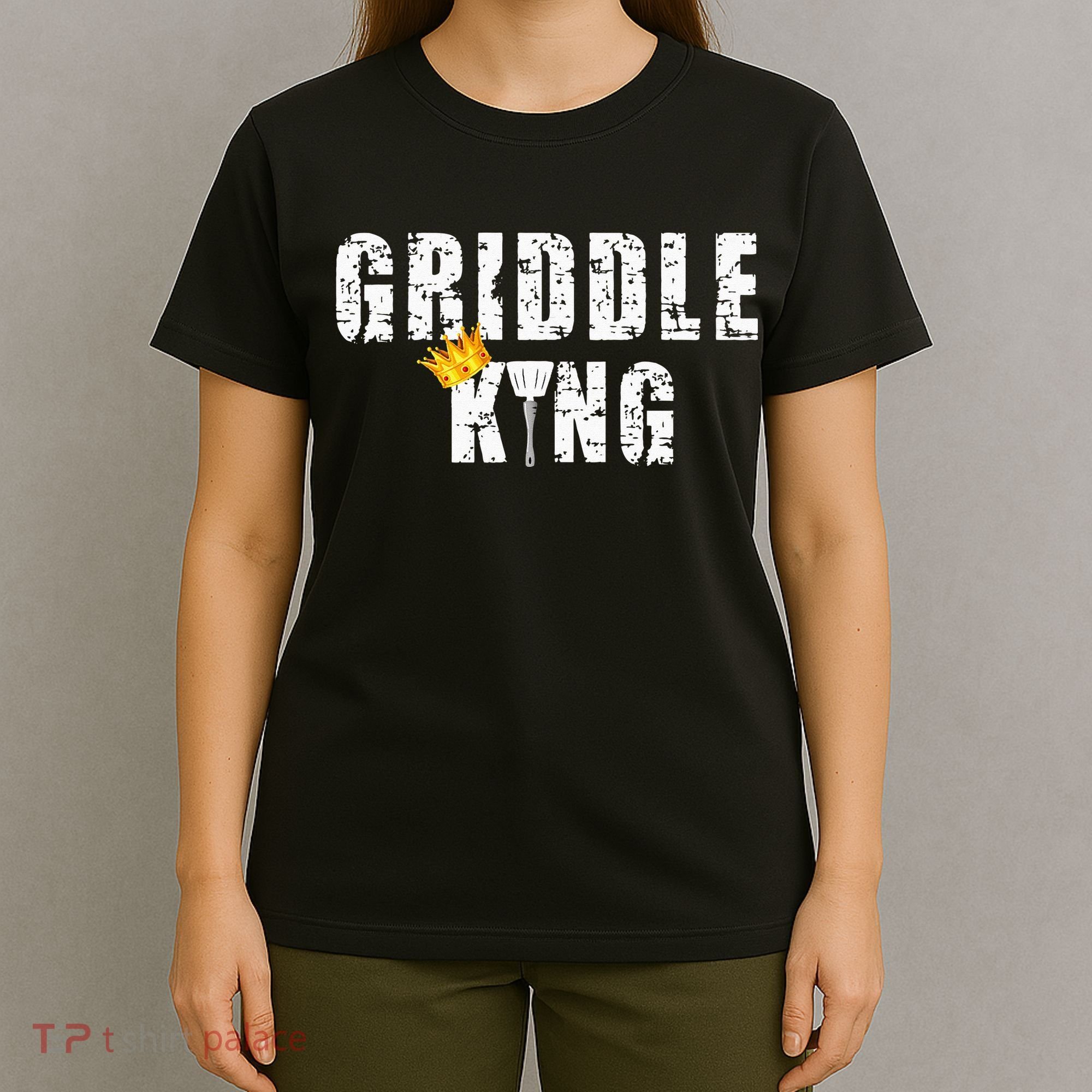 Griddle Master Barbecue Chef BBQ Grandpa Grillin Dad T-Shirt