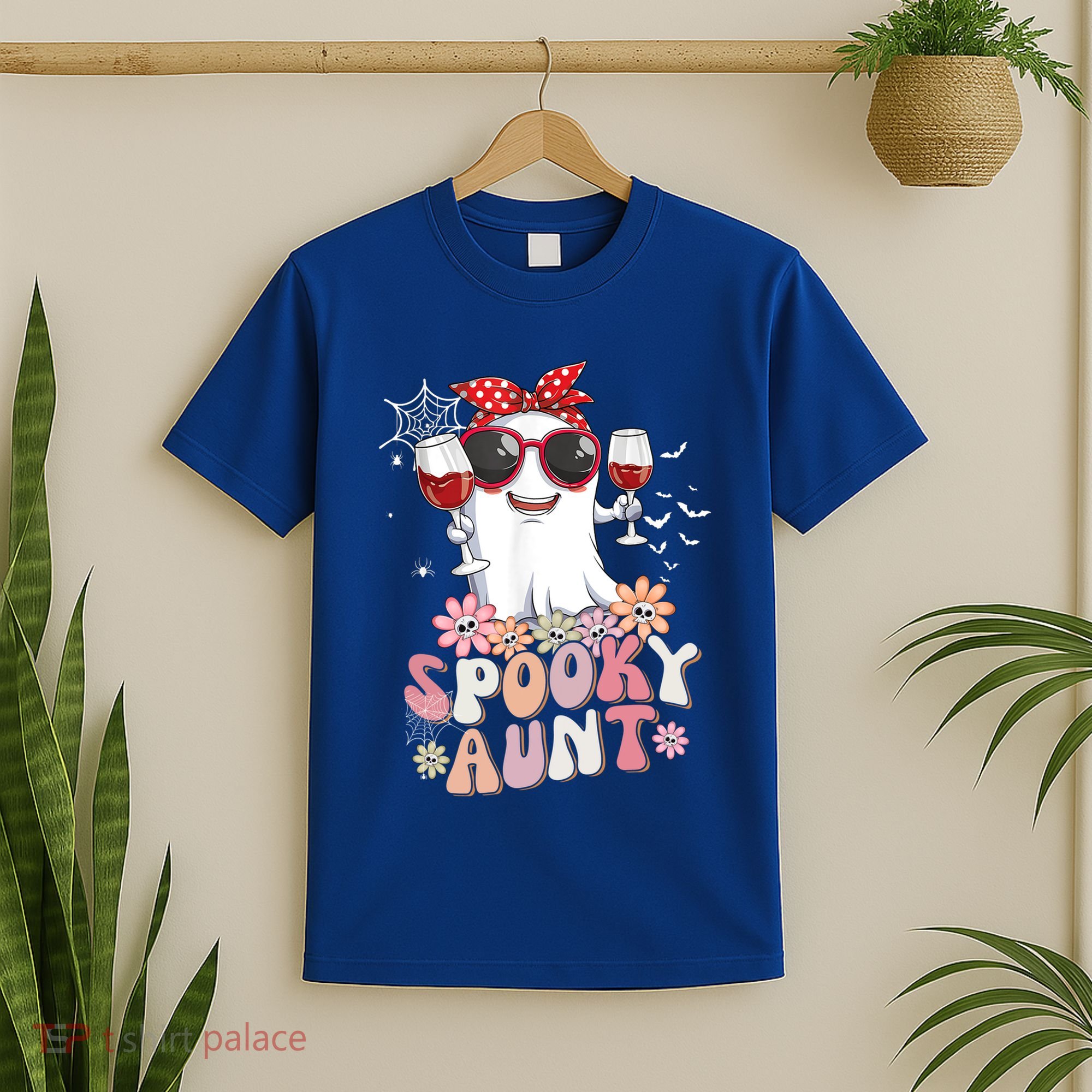 Groovy One Spooky Aunt Retro Ghost Witch Mom Halloween Gift T-Shirt