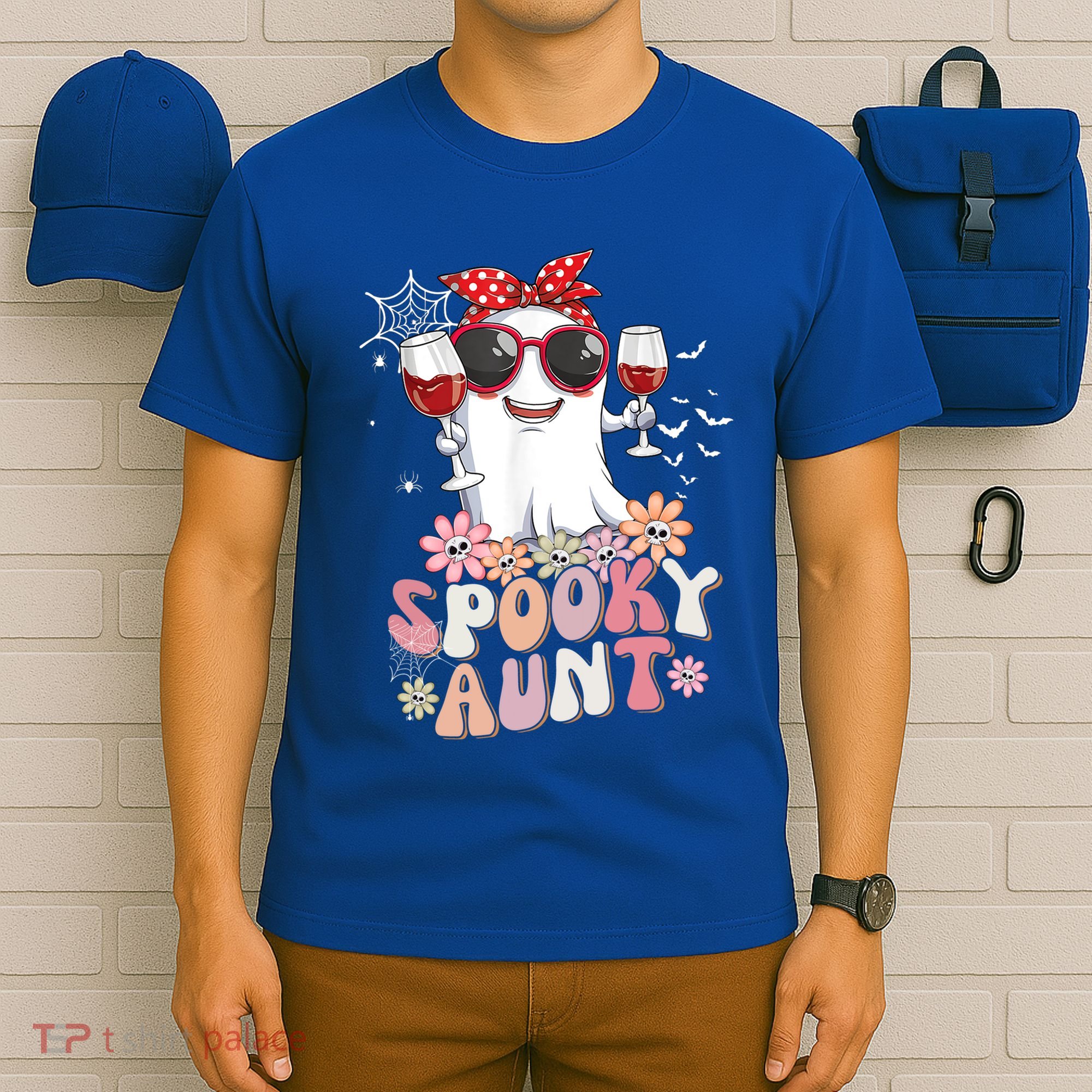 Groovy One Spooky Aunt Retro Ghost Witch Mom Halloween Gift T-Shirt