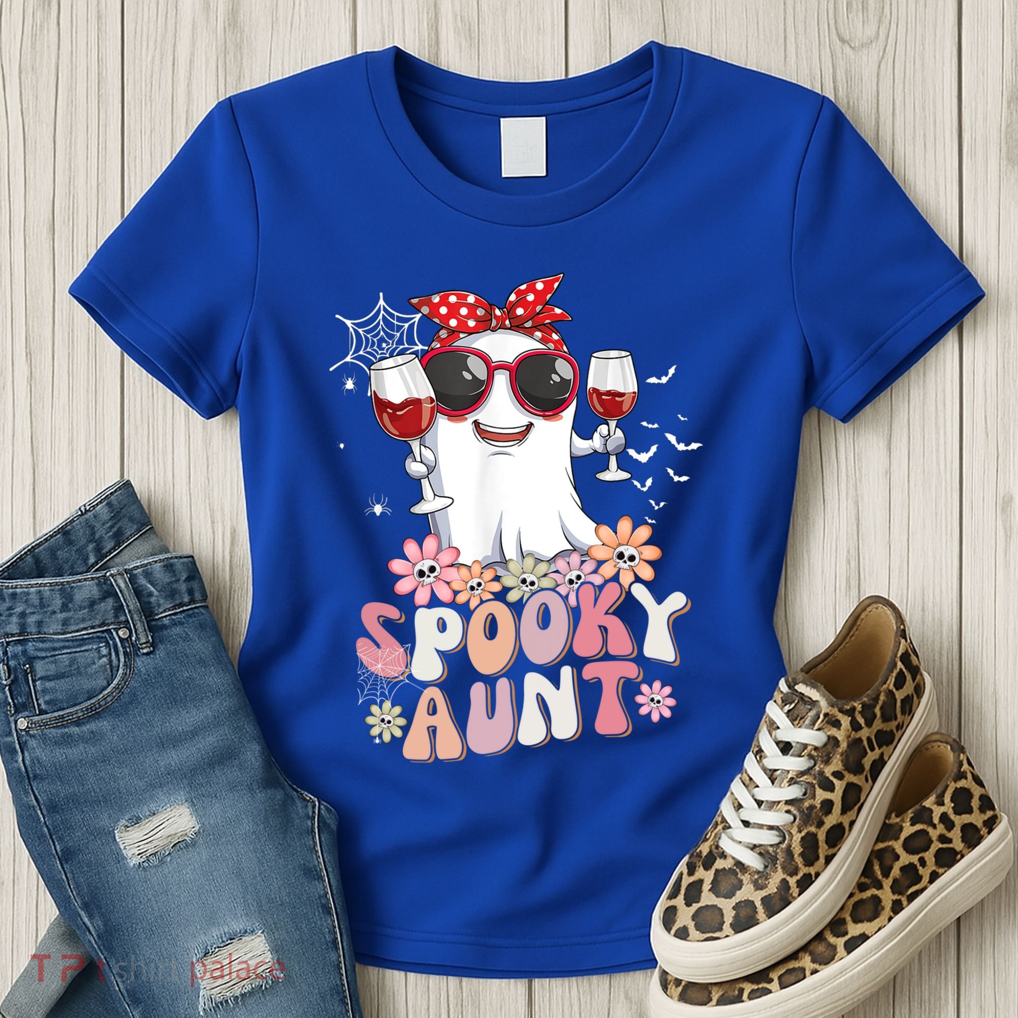 Groovy One Spooky Aunt Retro Ghost Witch Mom Halloween Gift Women's T-Shirt