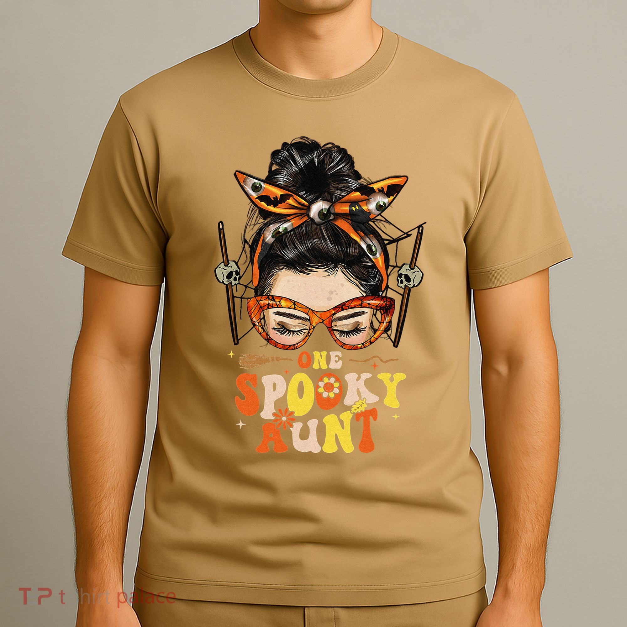 Groovy One Spooky Aunt Messy Bun Women Hippie Halloween T-Shirt
