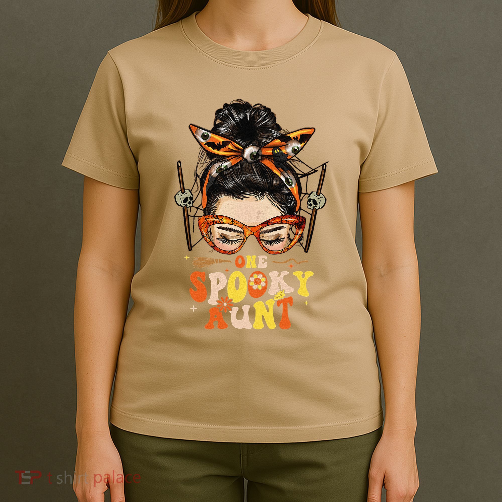 Groovy One Spooky Aunt Messy Bun Women Hippie Halloween T-Shirt