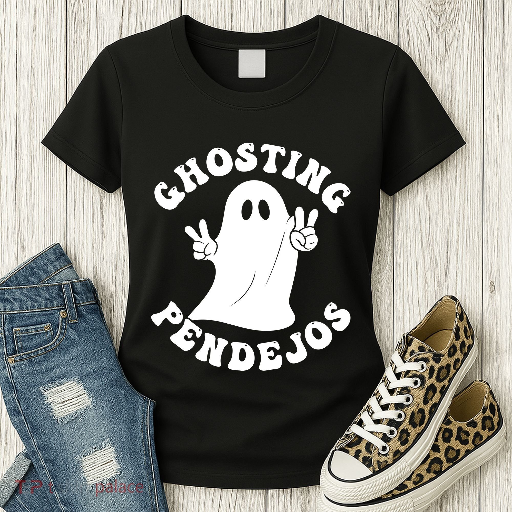 Ghosting Pendejos Funny Mexican Ghost Halloween Meme Women's T-Shirt