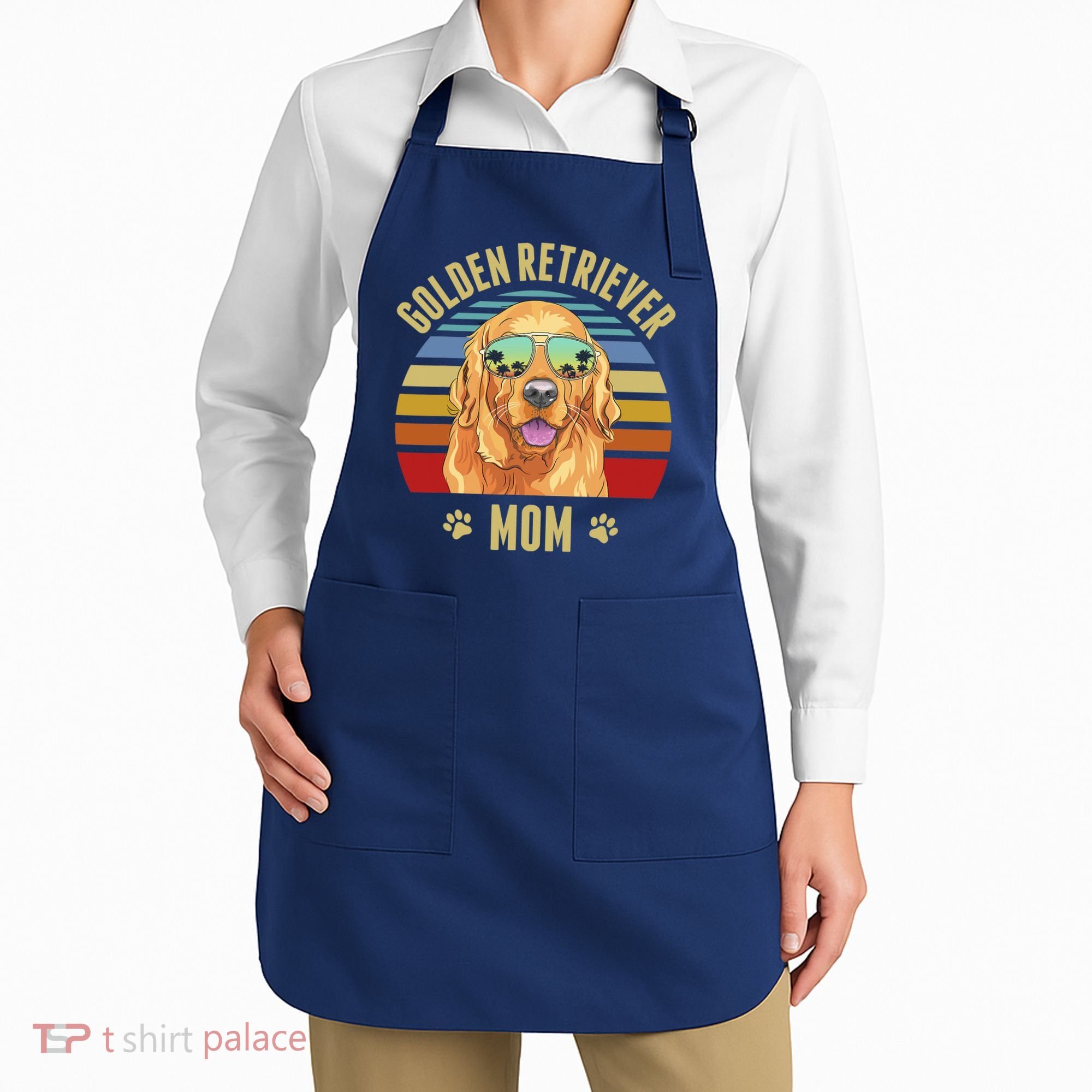 Golden Retriever Best Dog Mom Ever Retro Sunset Beach Vibe Apron