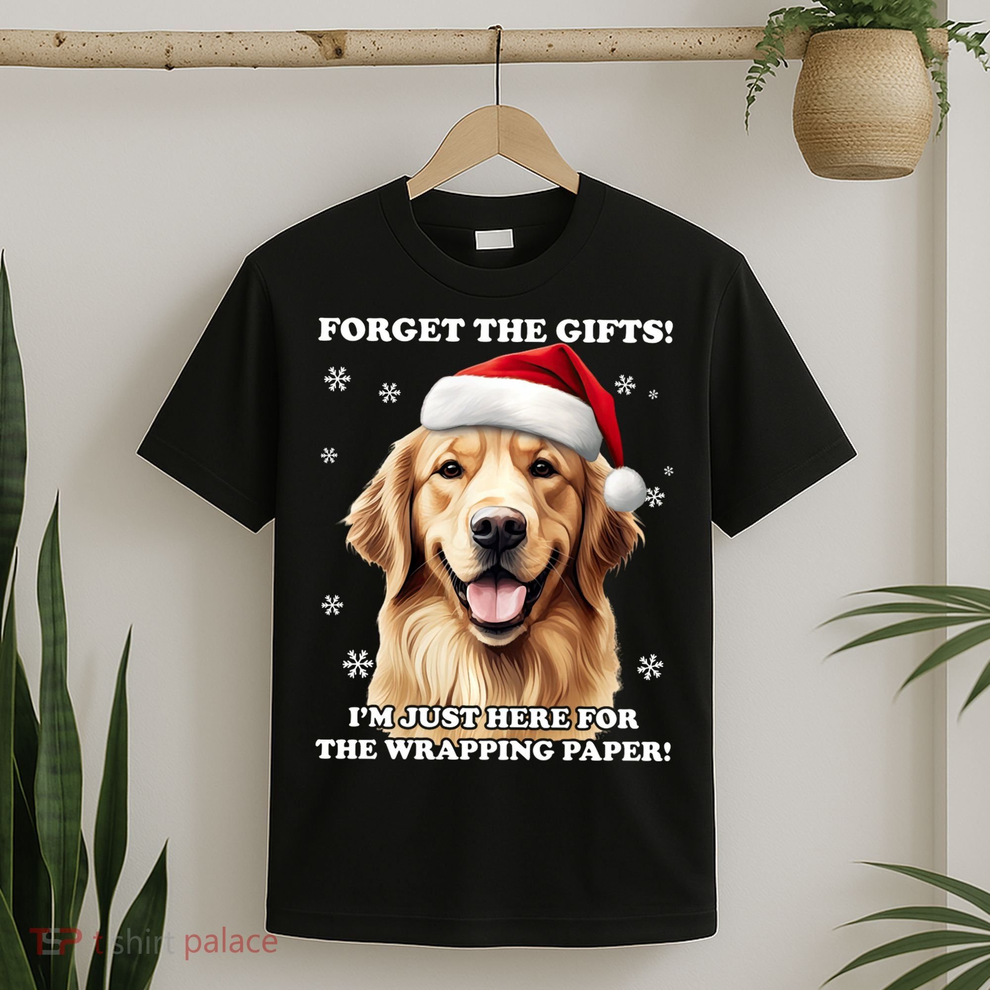 Golden Retriever With Christmas Hat For Funny Dog Christmas T-Shirt