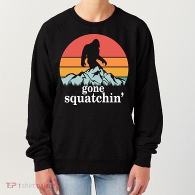 Gone Squatchin Bigfoot Mountain Retro Style Gift Women's Sweatshirt
