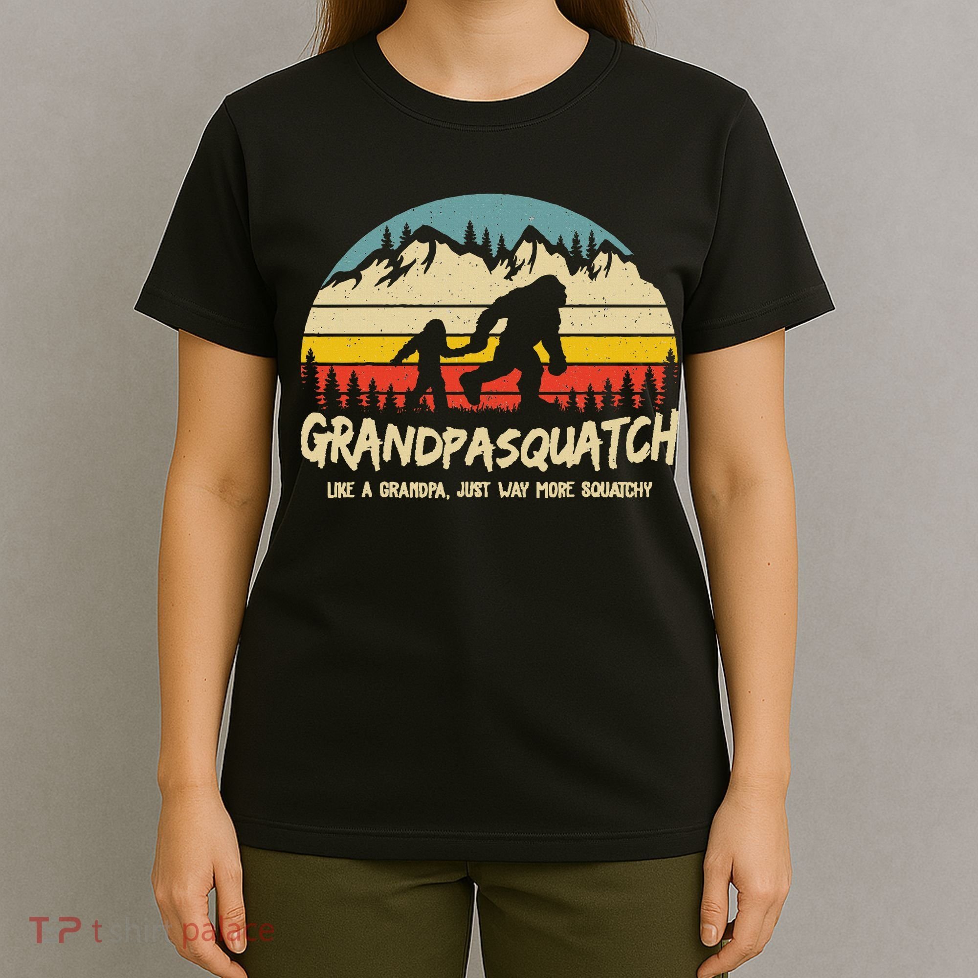 Grandpa Squatch Funny Bigfoot Sasquatch Fathers Day Gift T-Shirt