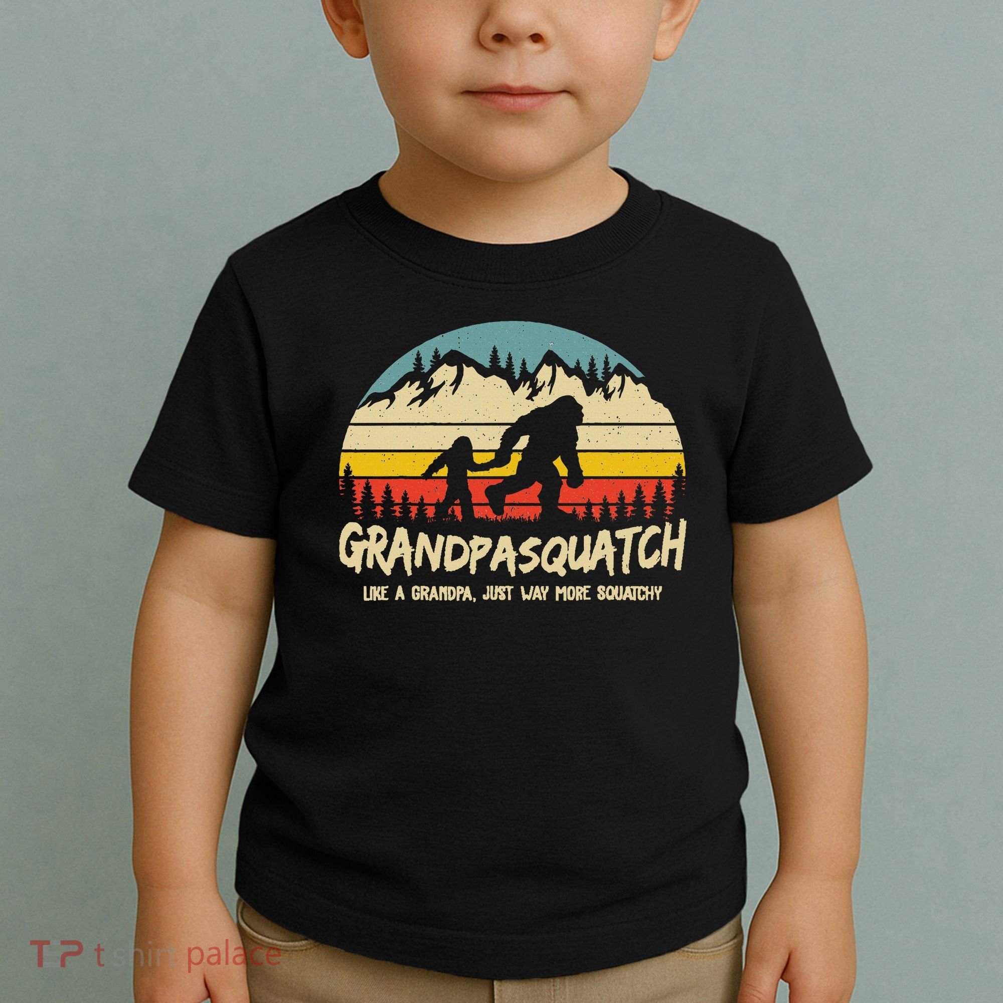 Grandpa Squatch Funny Bigfoot Sasquatch Fathers Day Gift Toddler T-Shirt