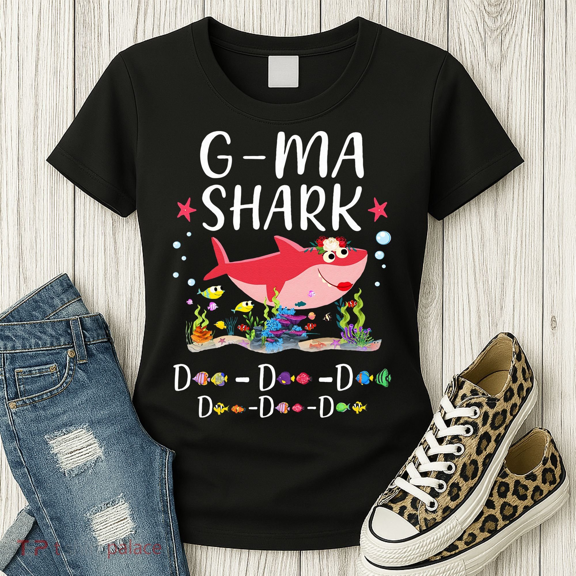 GMa Shark, Funny Mother's Day Floral Gift Women's T-Shirt
