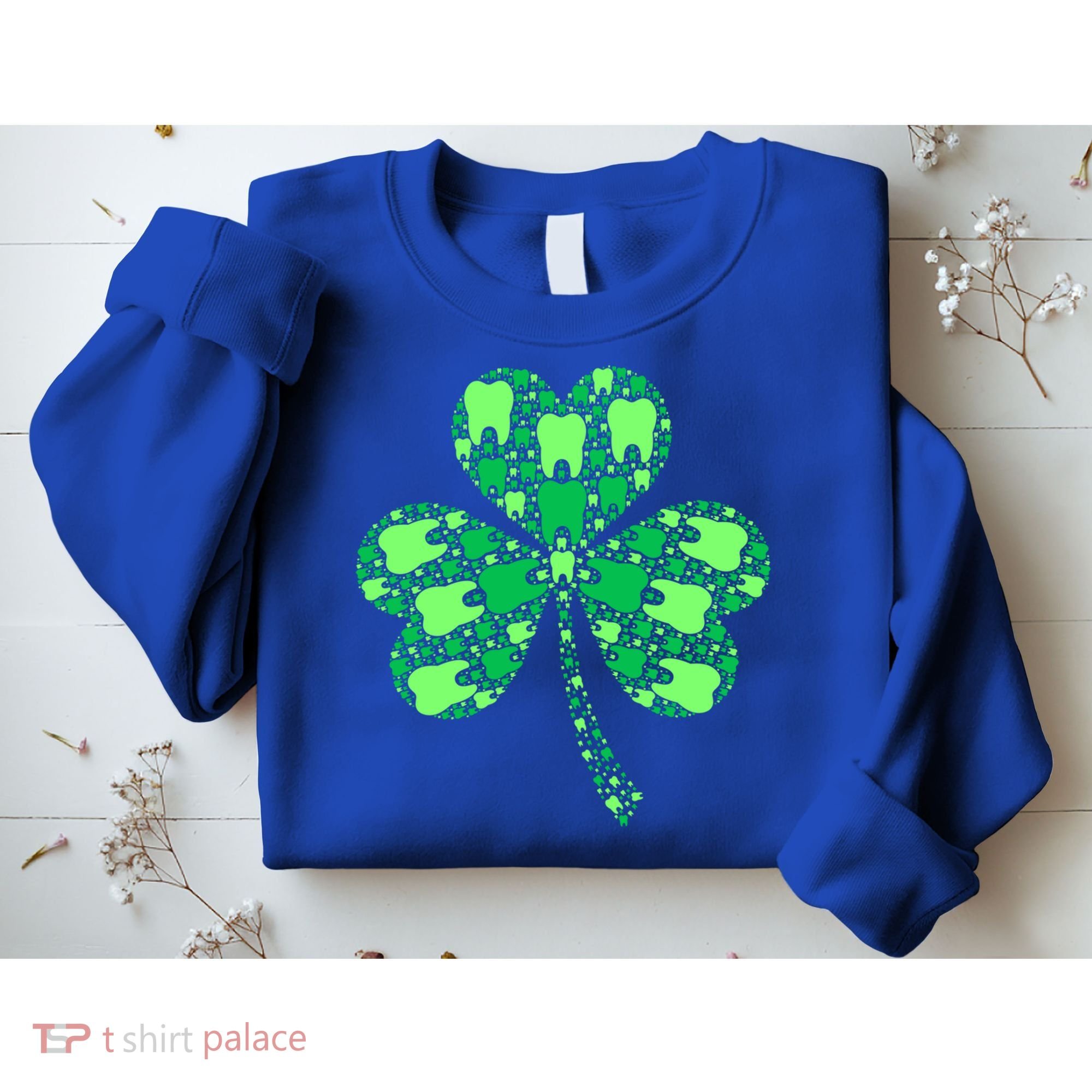 Green Shamrock Irish Dentist Tooth St Patrick's Day Dental Gift Sweatshirt