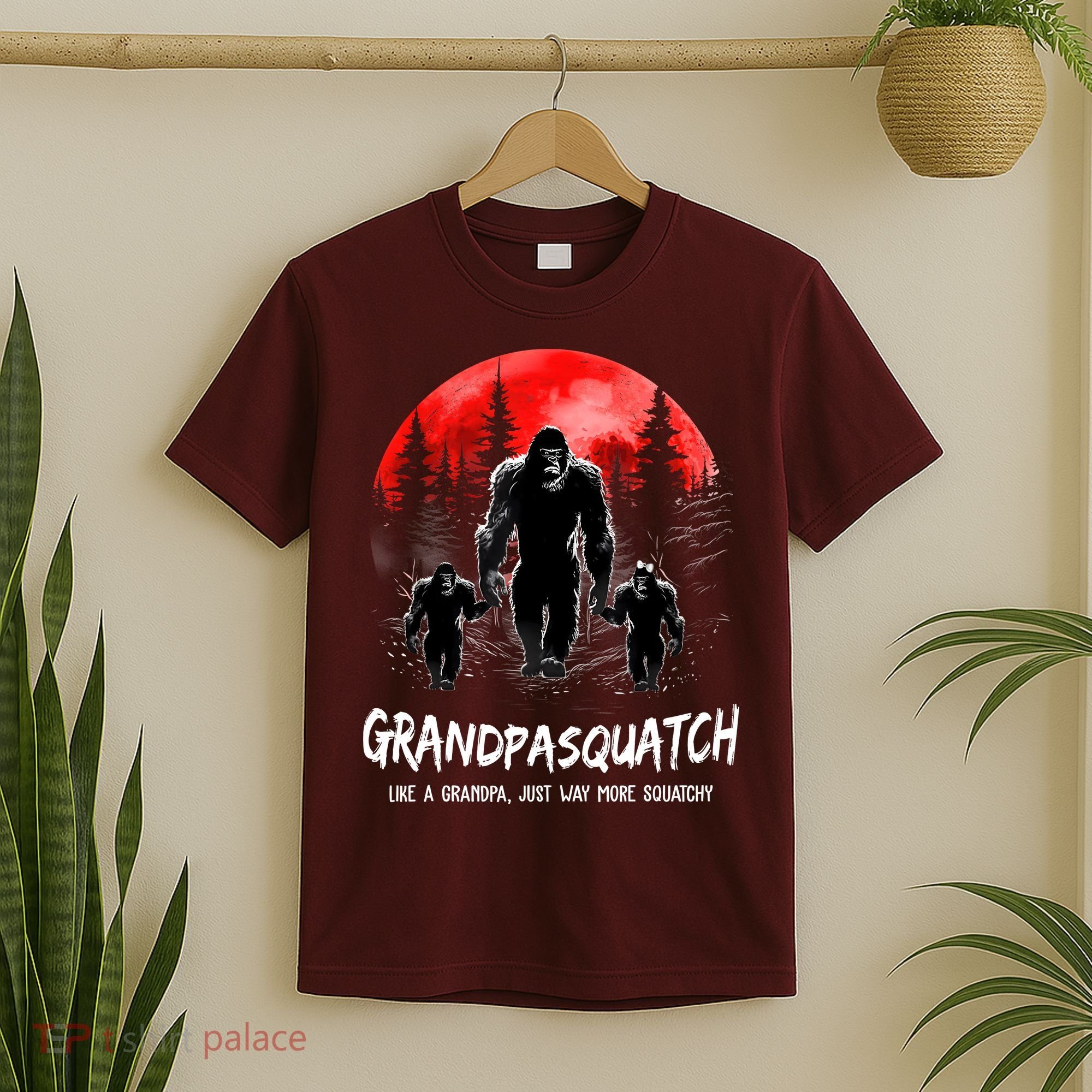 Grandpa Squatch Like A Grandpa Just Way More Squatchy Funny T-Shirt