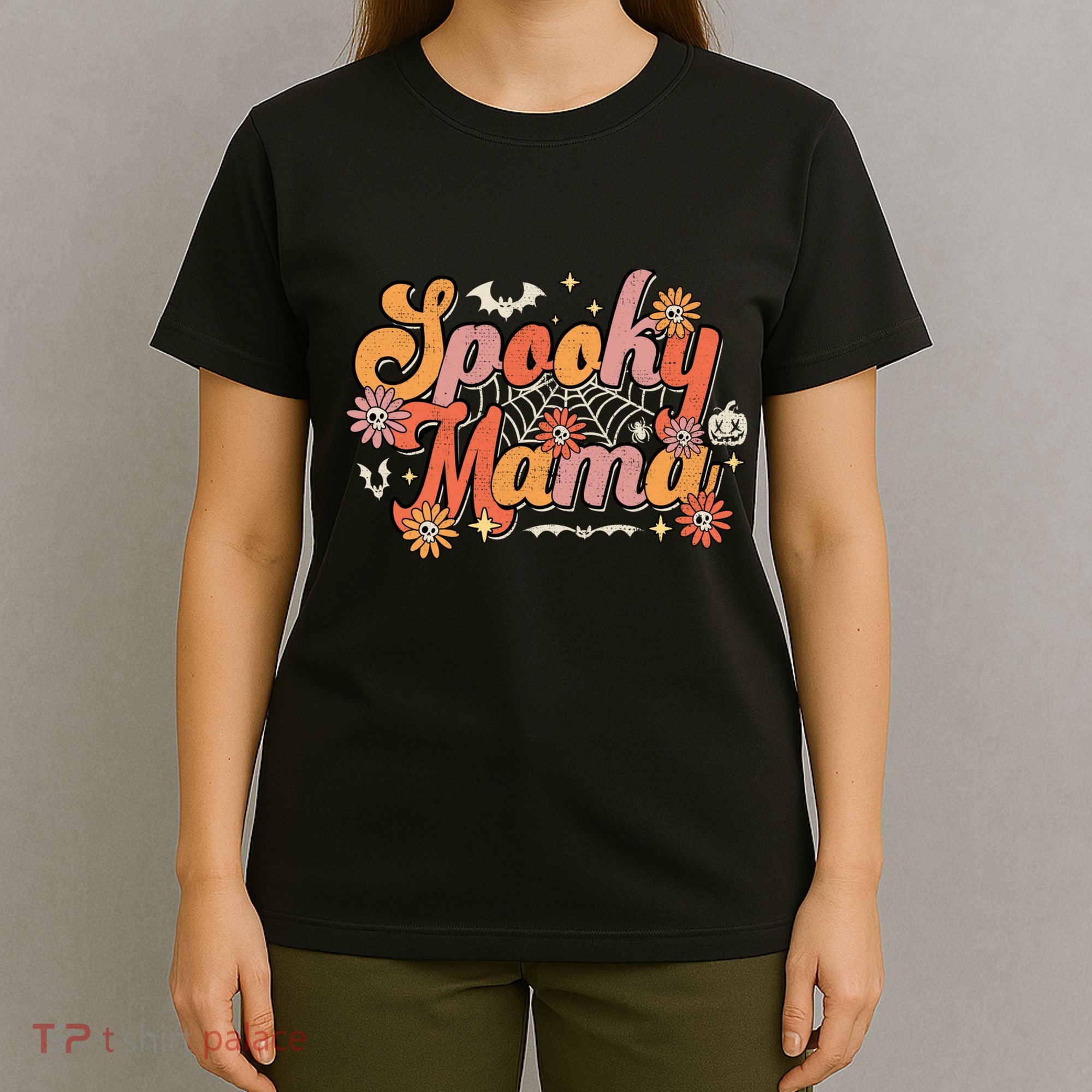 Groovy Spooky Mama Retro Halloween Ghost Witchy Spooky Mom T-Shirt