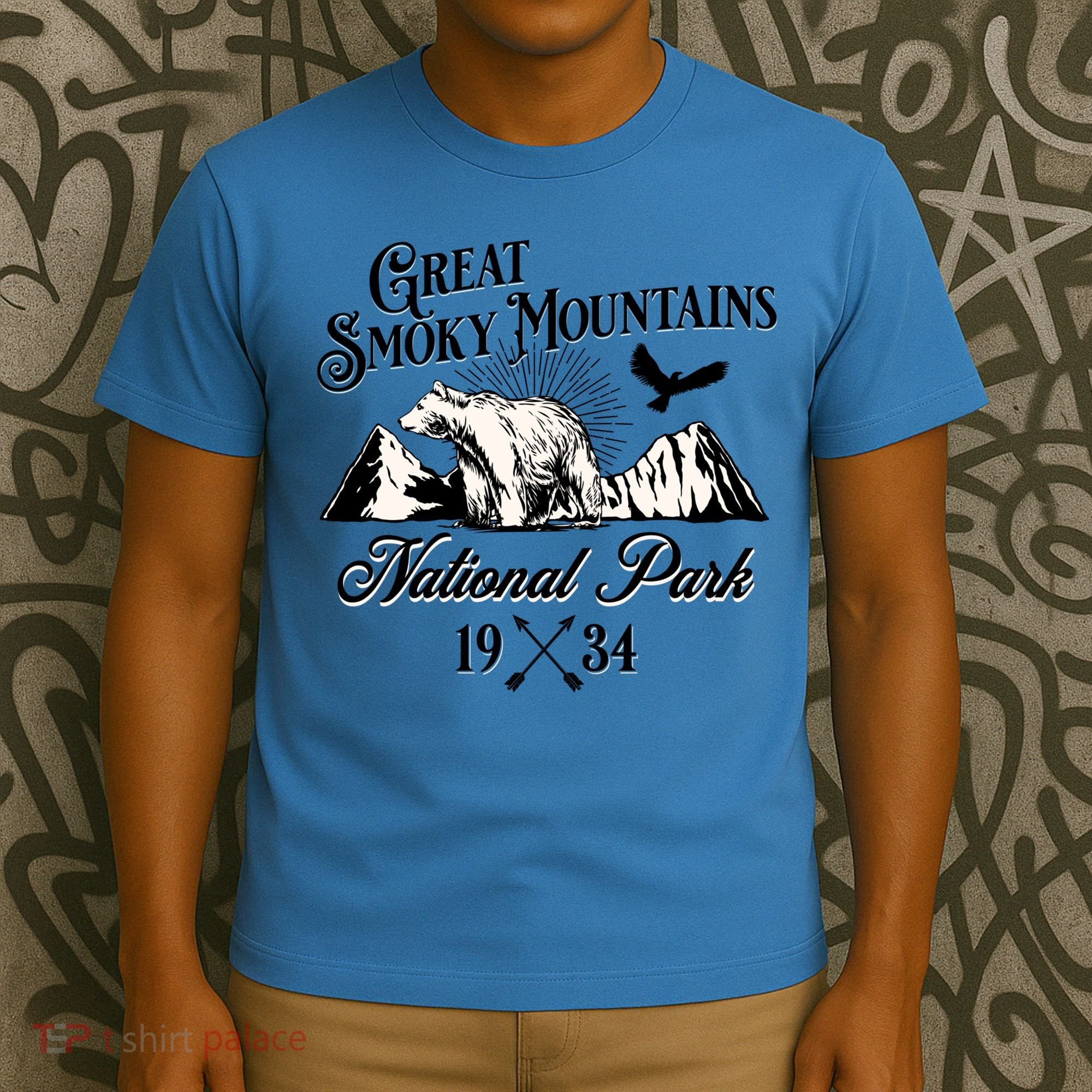 Great Smoky Mountains National Park Tennessee Bear Outdoors Gift T-Shirt