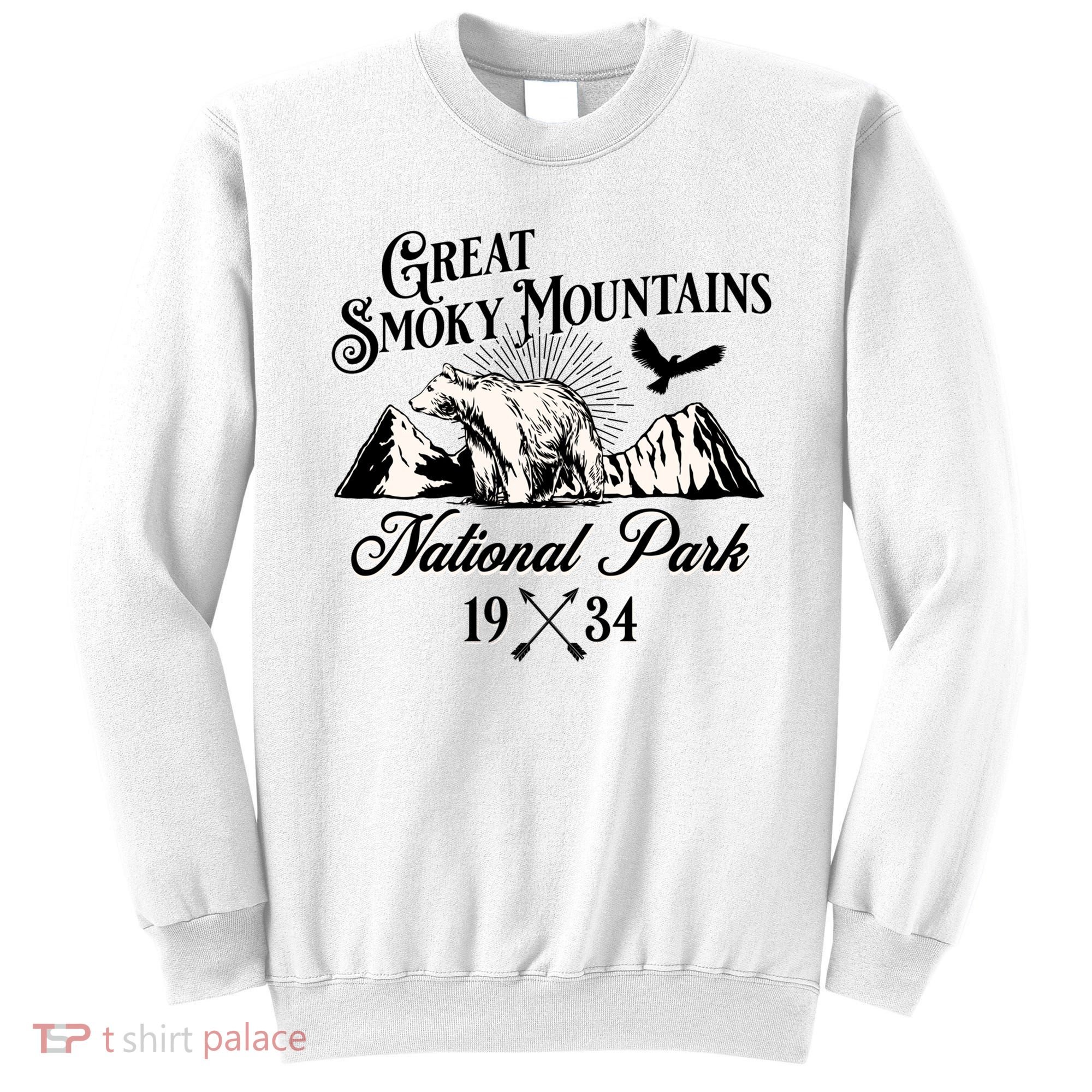 Great Smoky Mountains National Park Tennessee Bear Outdoors Gift Sweatshirt