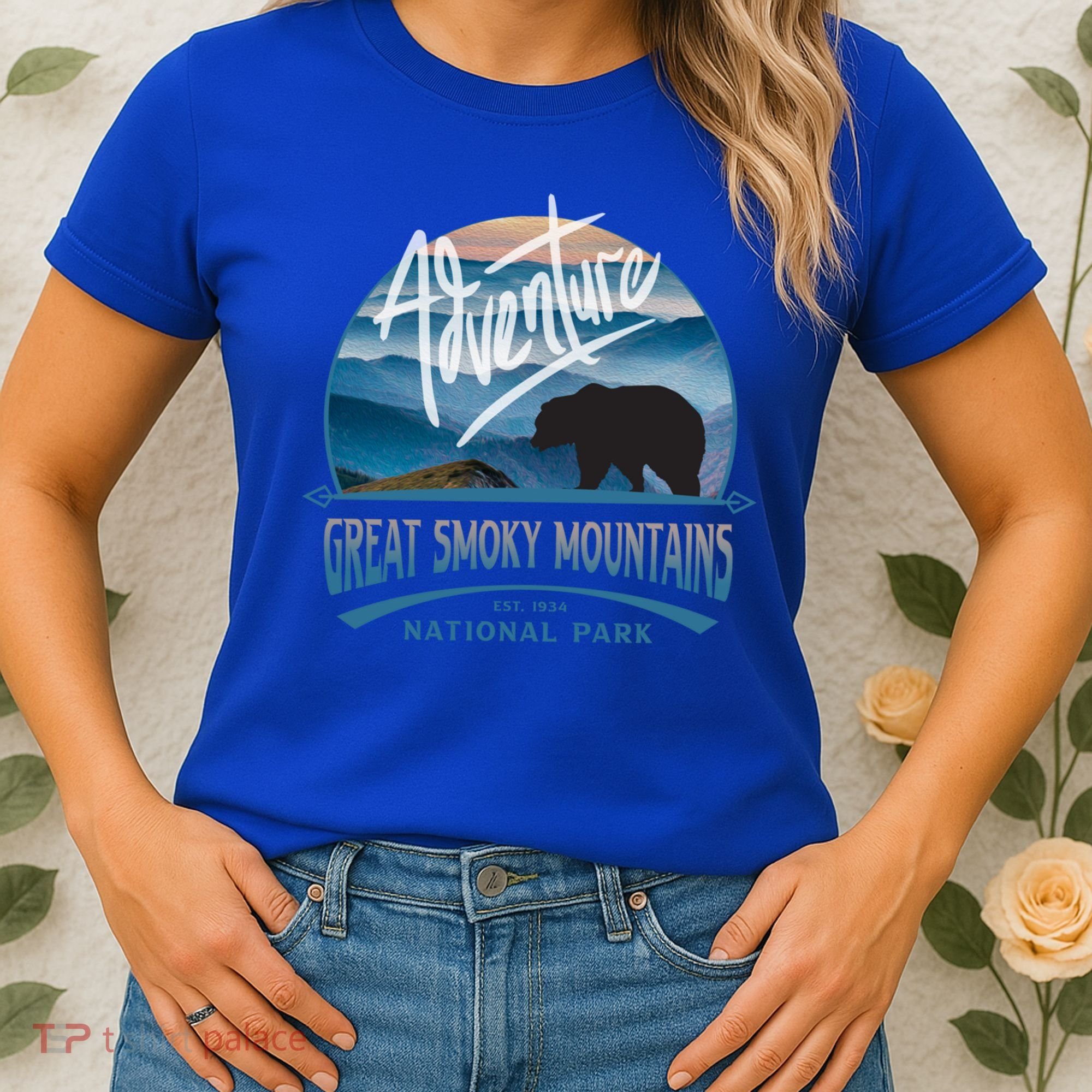 Great Smoky Mountains National Park Adventure Bear Souvenir Gift Women's T-Shirt