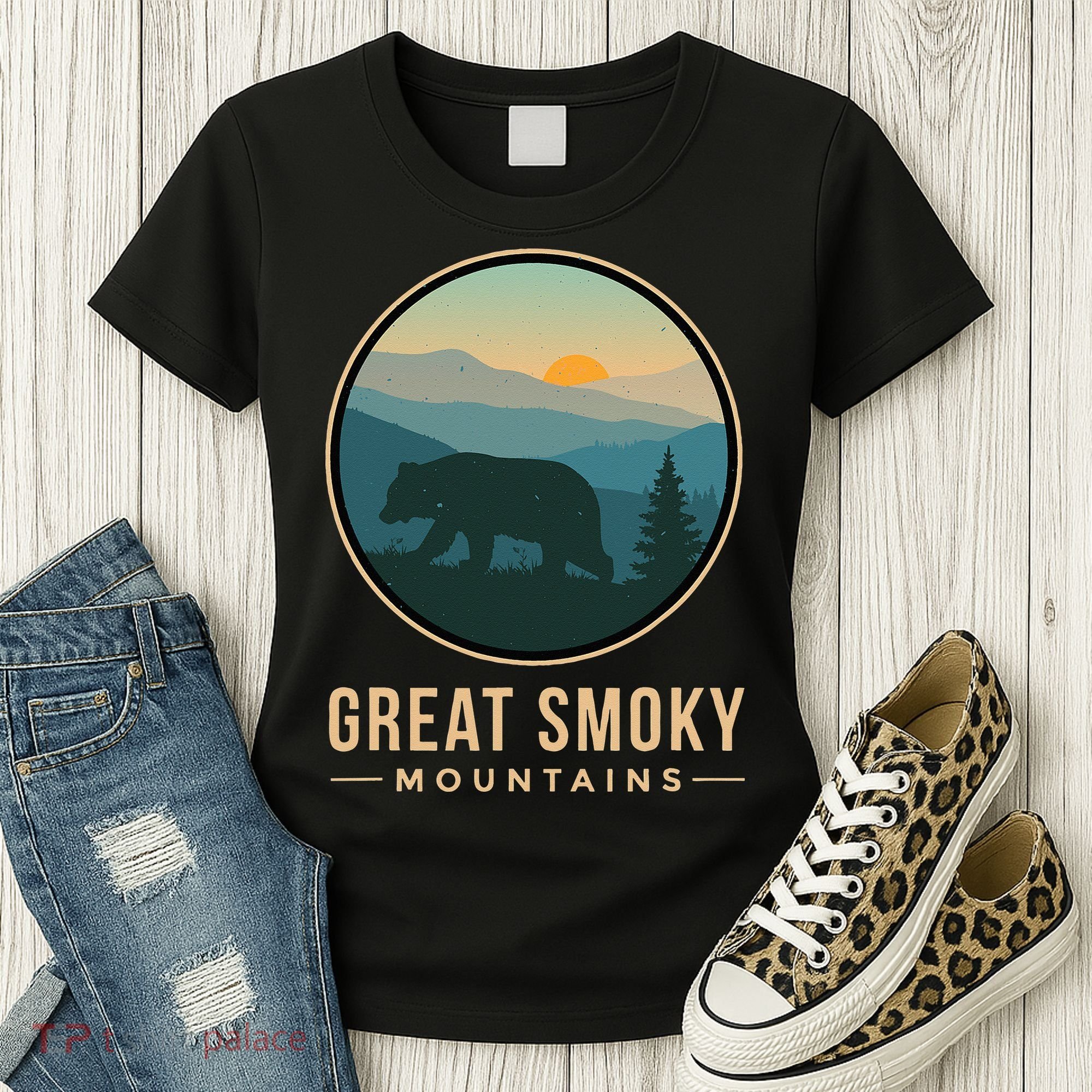 Great Smoky Mountains National Park Retro Bear Women's T-Shirt