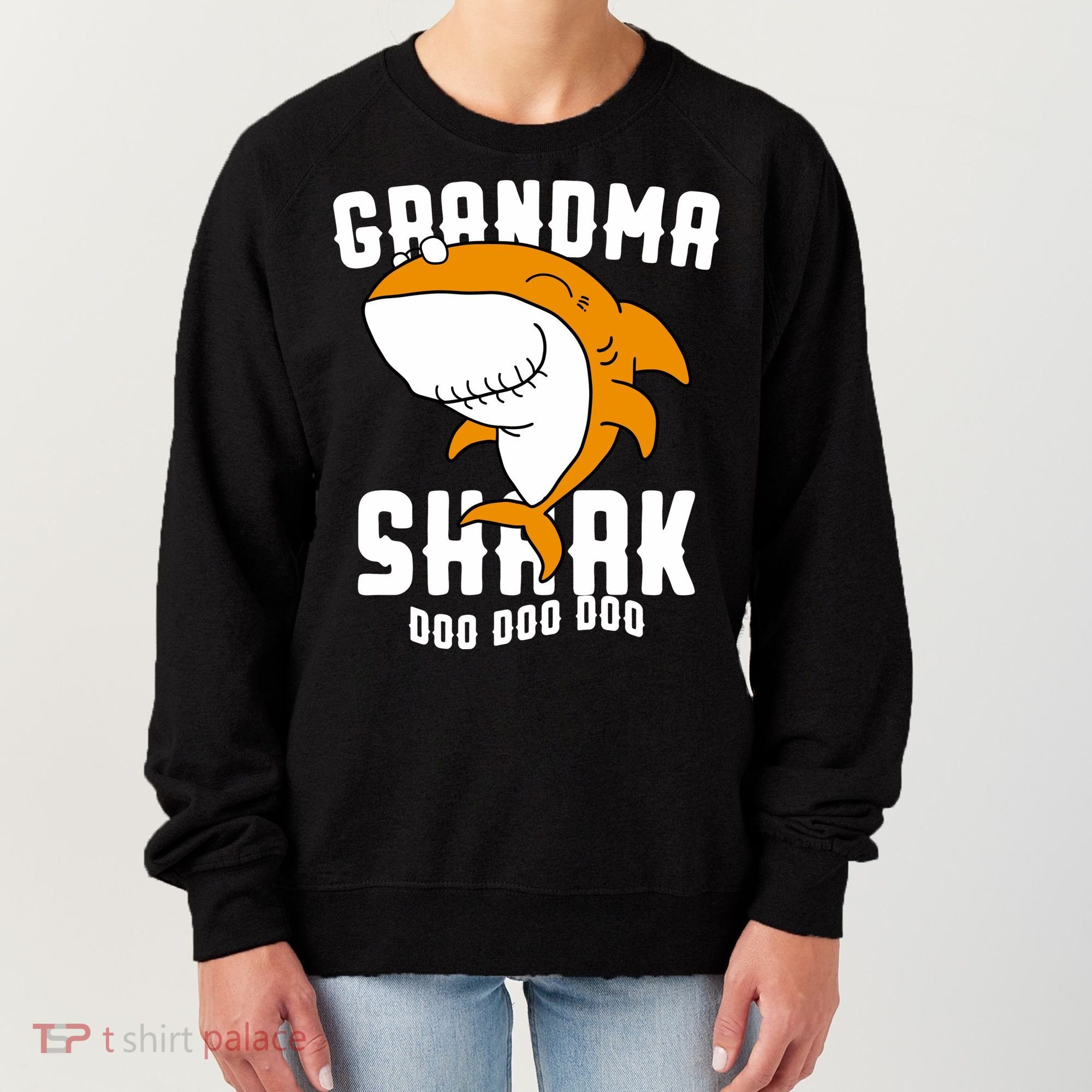 Grandma Shark Mommy Birthday Halloween Christmas Women's Sweatshirt